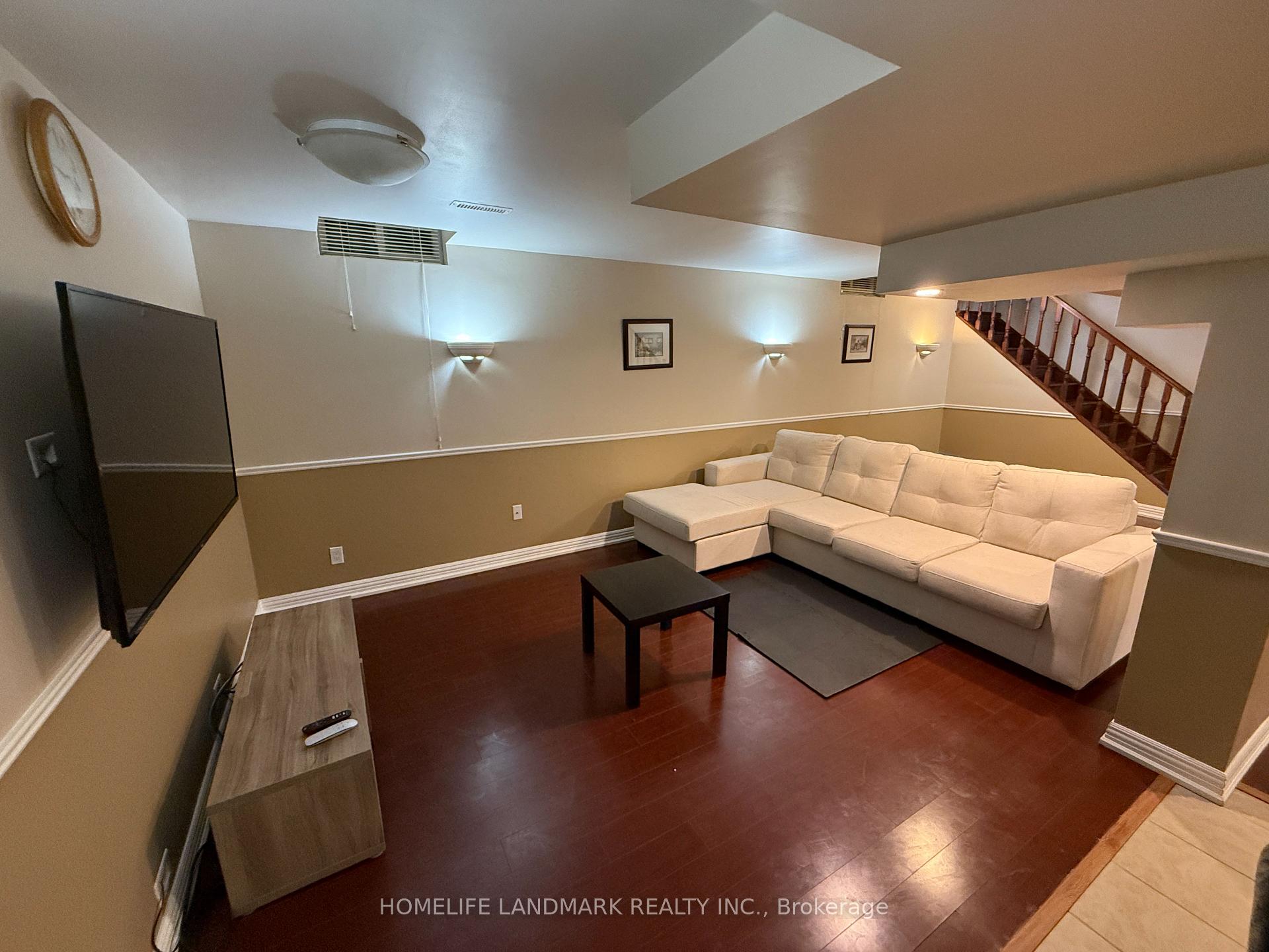 Photo 3 of Bsmt 104 Olivewood Drive, Markham, Middlefield — HOMEH