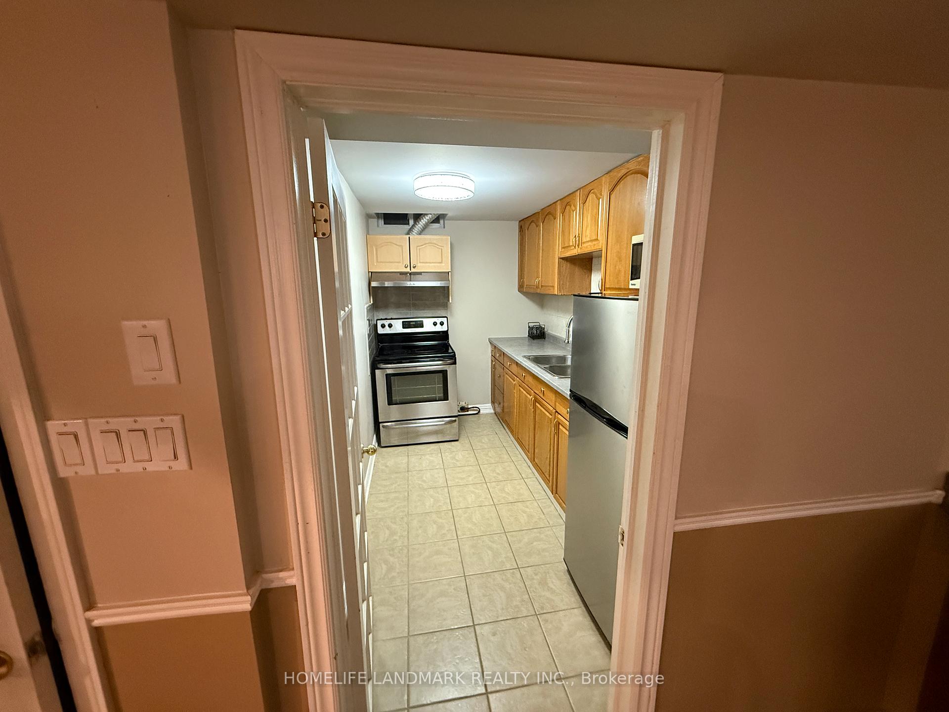 Photo 9 of Bsmt 104 Olivewood Drive, Markham, Middlefield — HOMEH