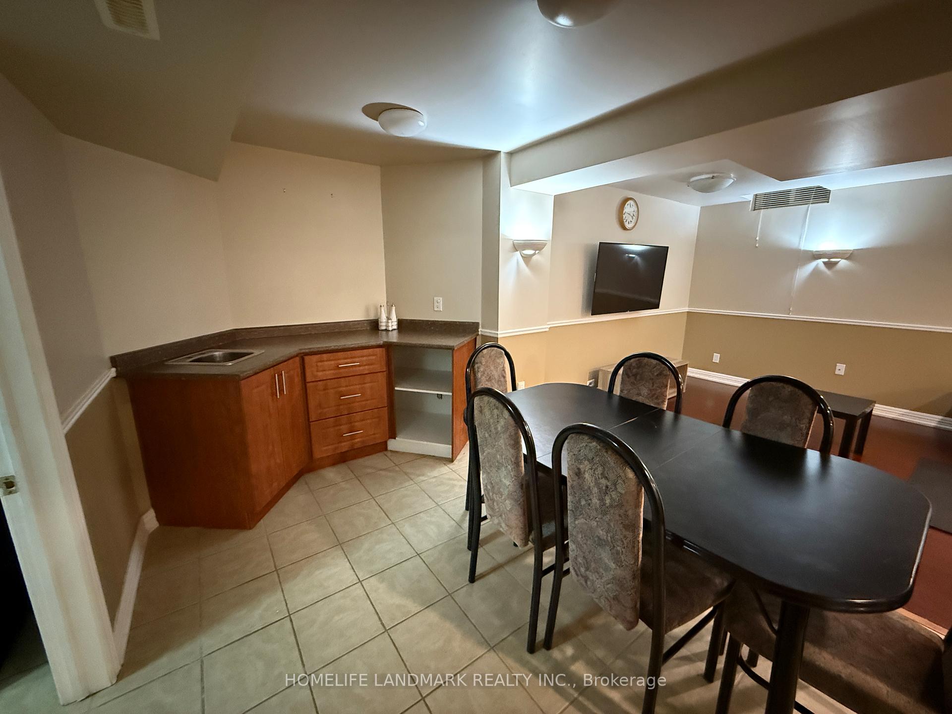 Photo 11 of Bsmt 104 Olivewood Drive, Markham, Middlefield — HOMEH