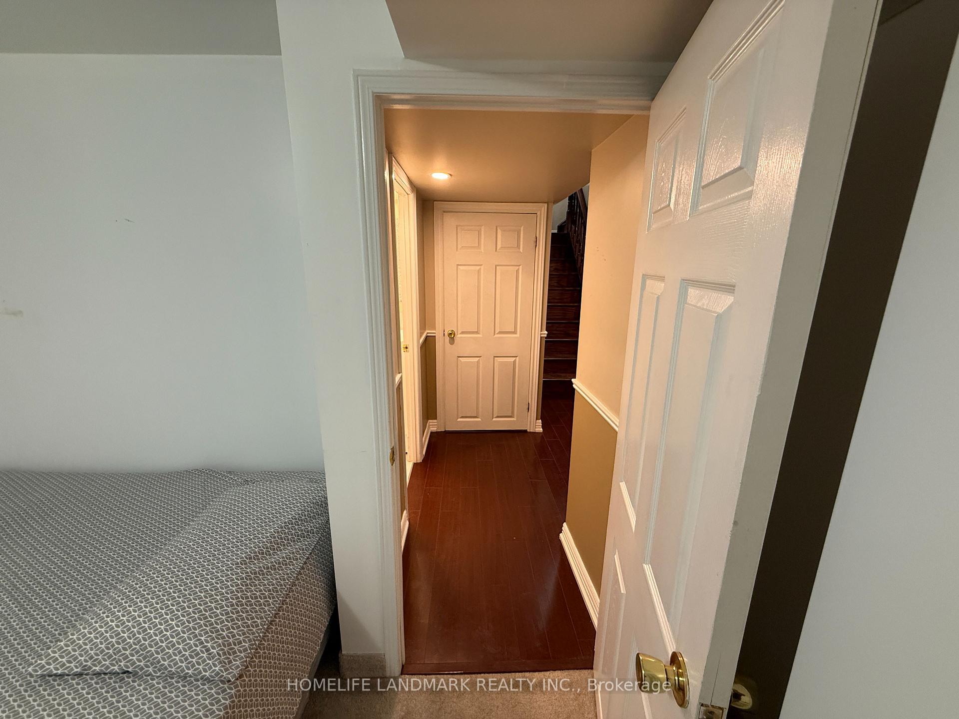 Photo 18 of Bsmt 104 Olivewood Drive, Markham, Middlefield — HOMEH
