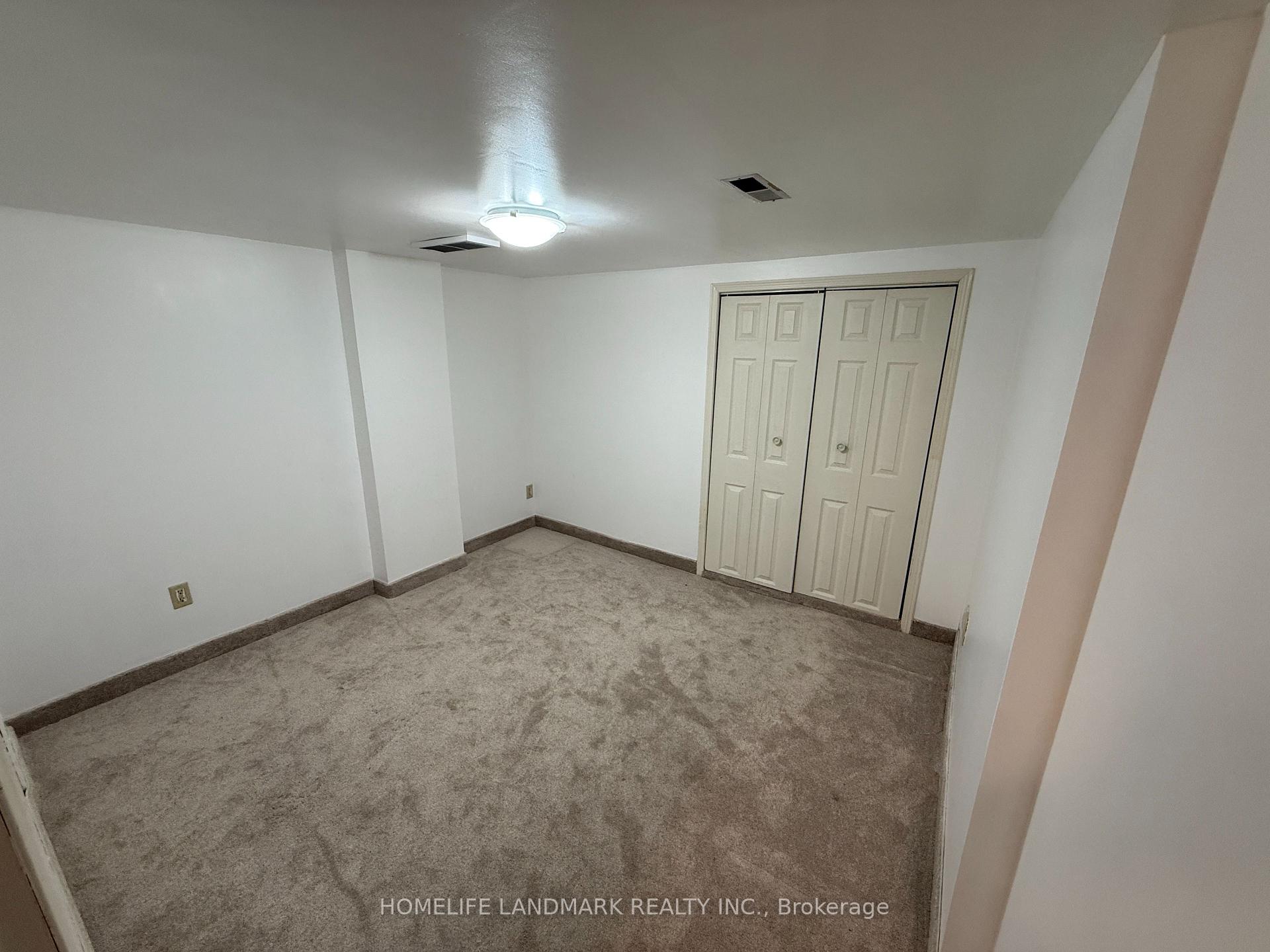 Photo 8 of Bsmt 104 Olivewood Drive, Markham, Middlefield — HOMEH