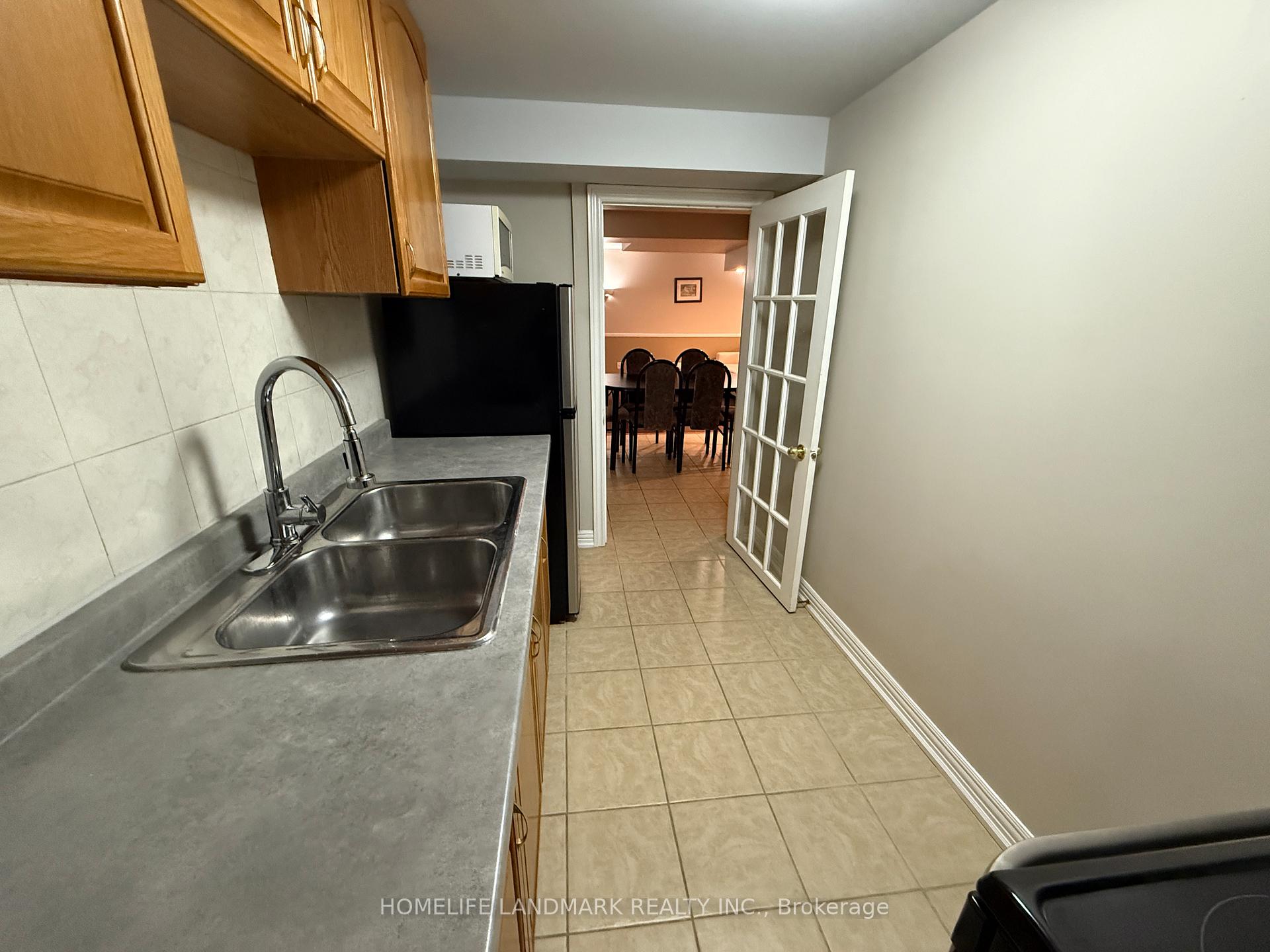 Photo 20 of Bsmt 104 Olivewood Drive, Markham, Middlefield — HOMEH