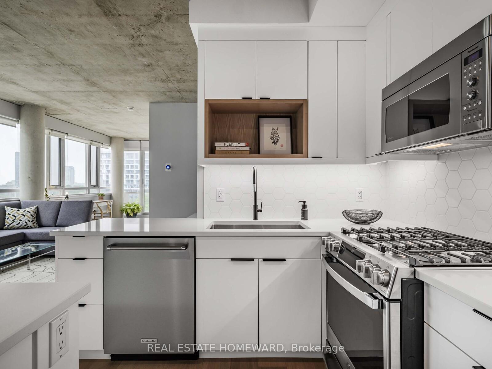 Photo 6 of Unit 706, 38 Niagara Street, Toronto, Niagara — HOMEH