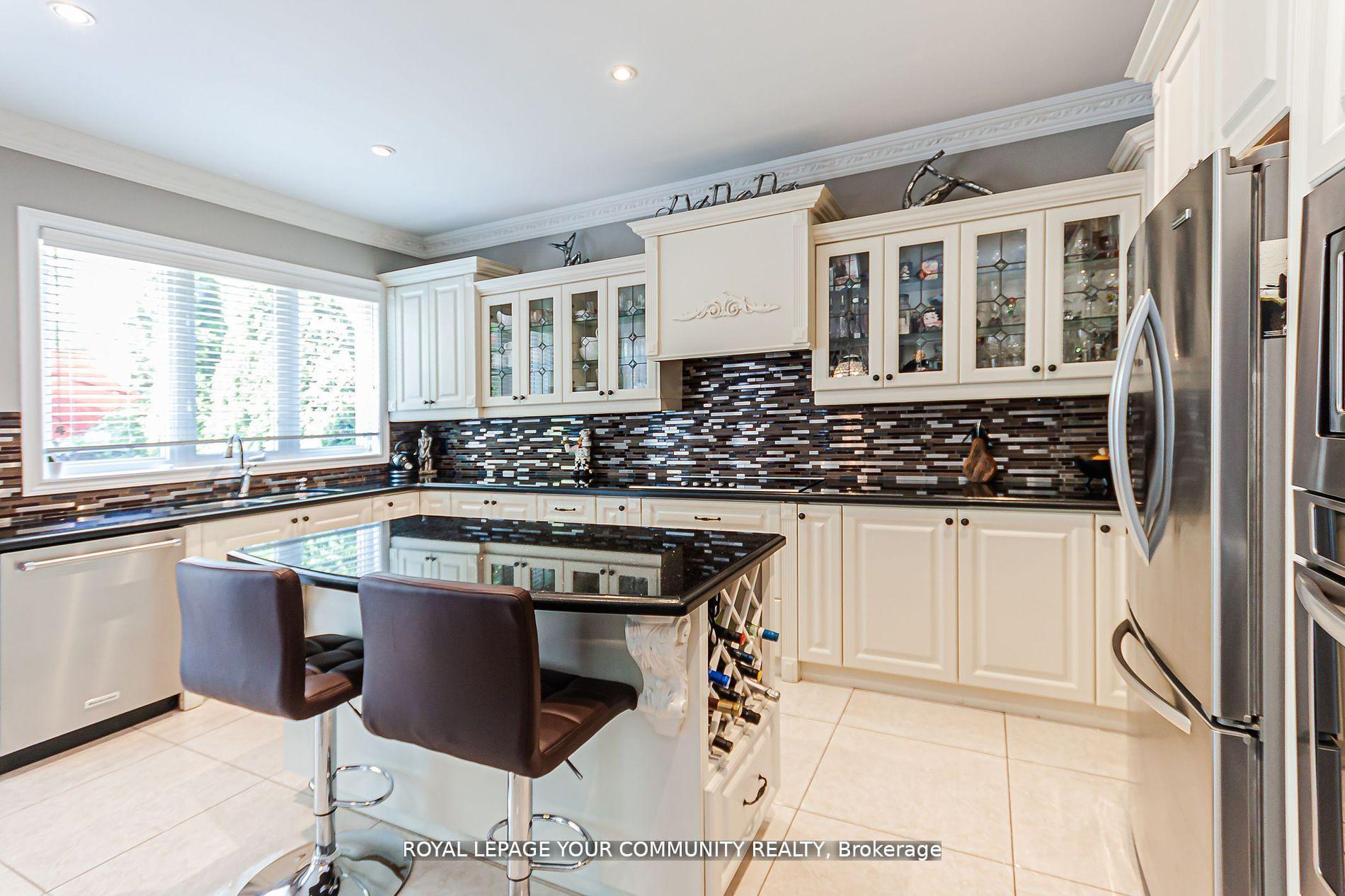 Photo 5 of 60 Pantano Drive, Vaughan, Patterson — HOMEH
