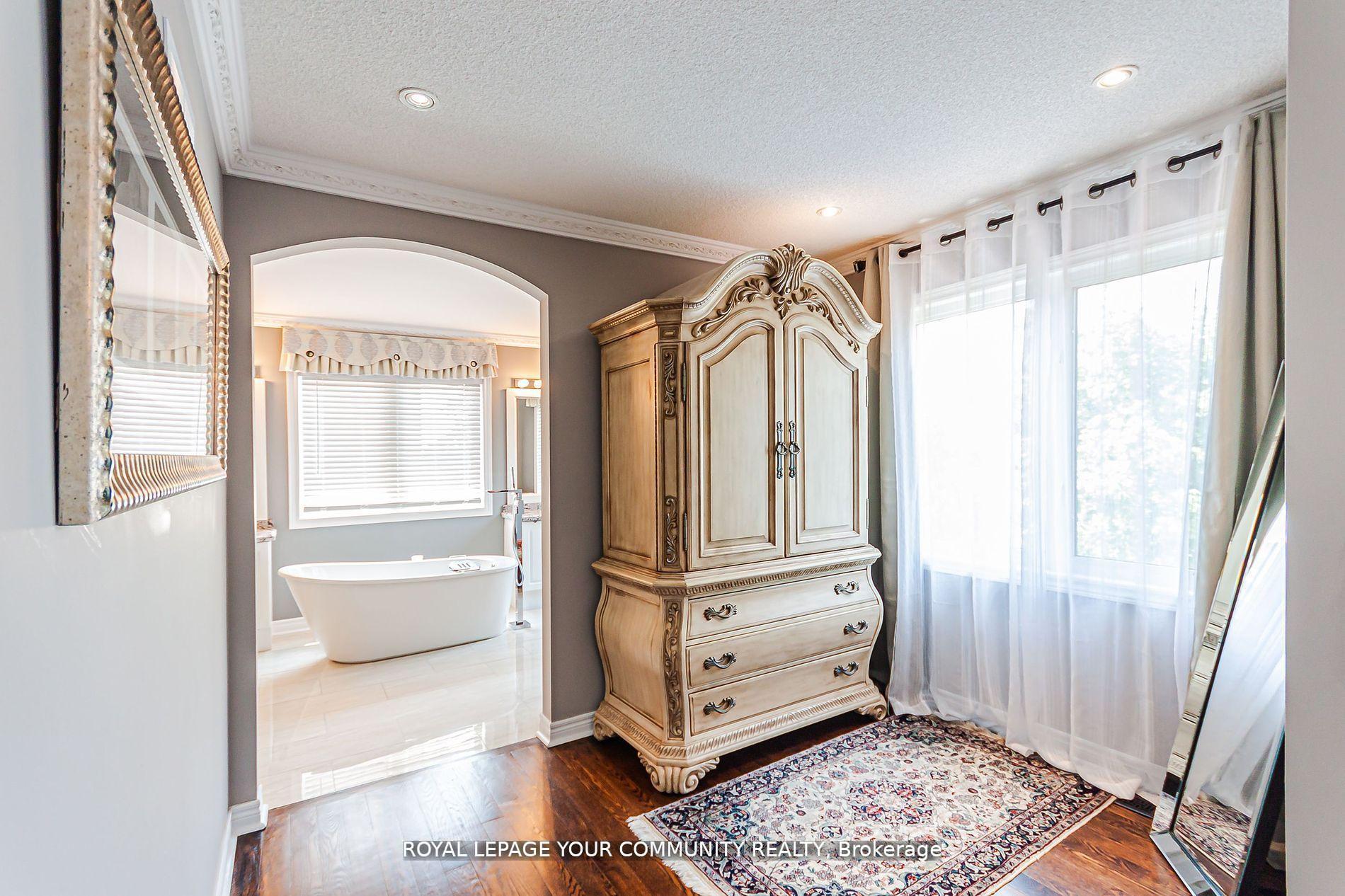 Photo 18 of 60 Pantano Drive, Vaughan, Patterson — HOMEH