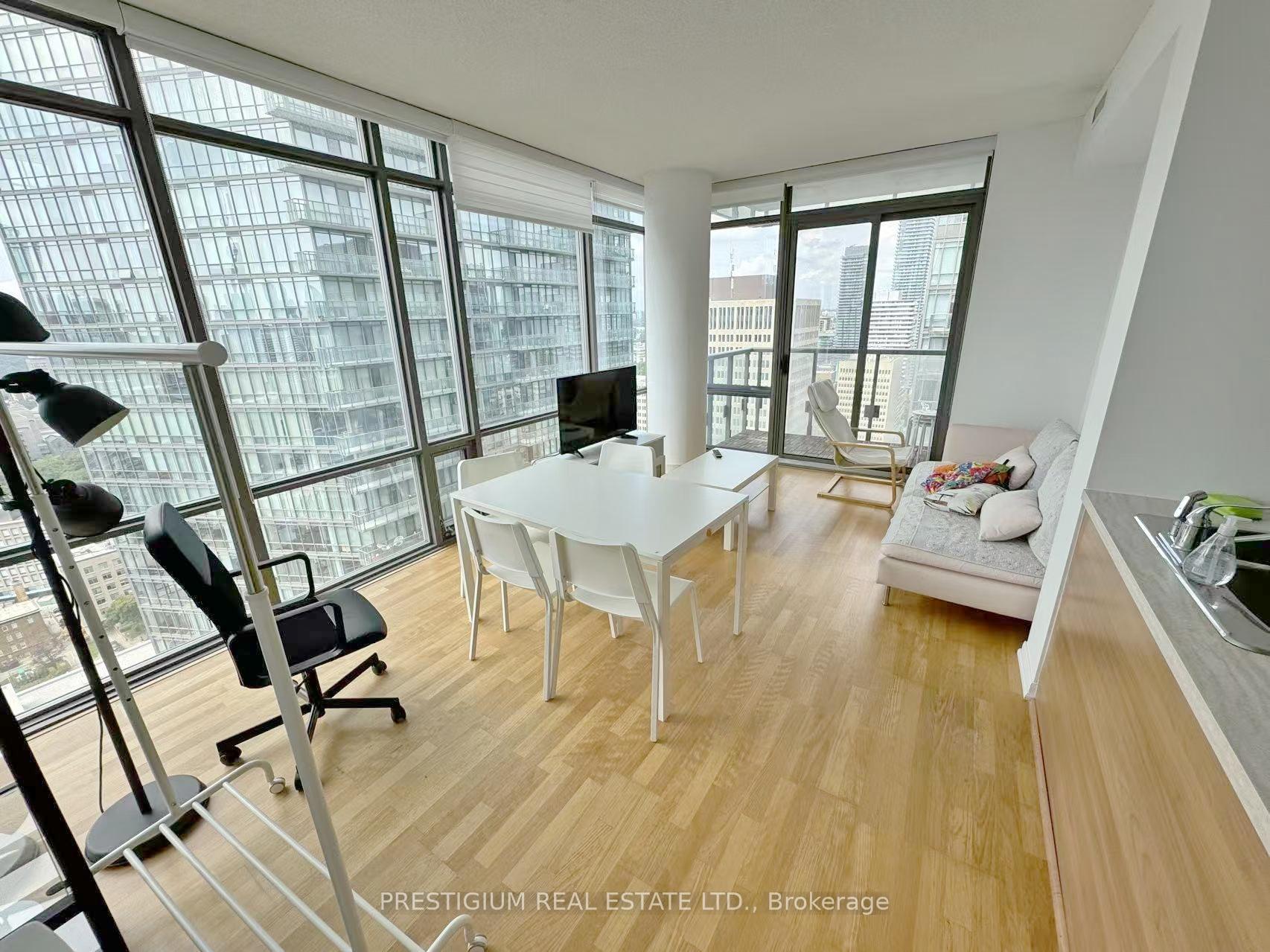 Front of Unit 3402, 38 Grenville Street