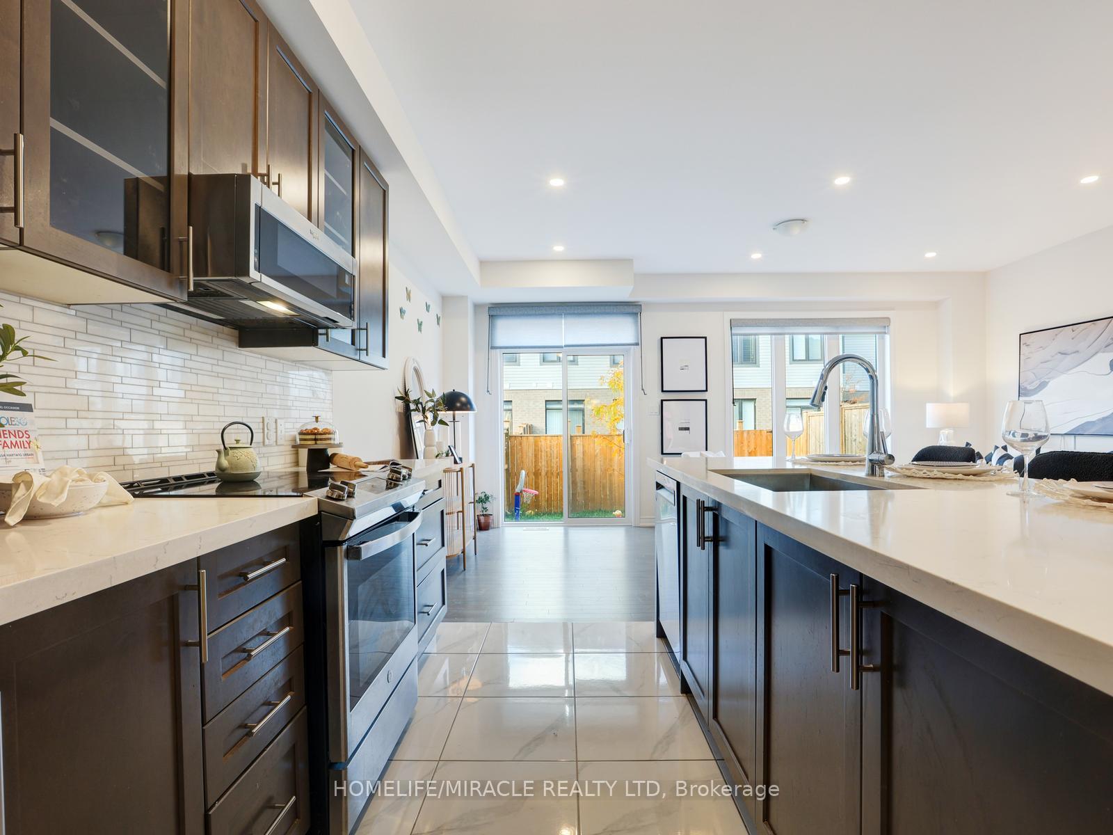 Photo 14 of Unit 100, 166 Deerpath Drive, Guelph, Willow West/Sugarbush/West Acres — HOMEH