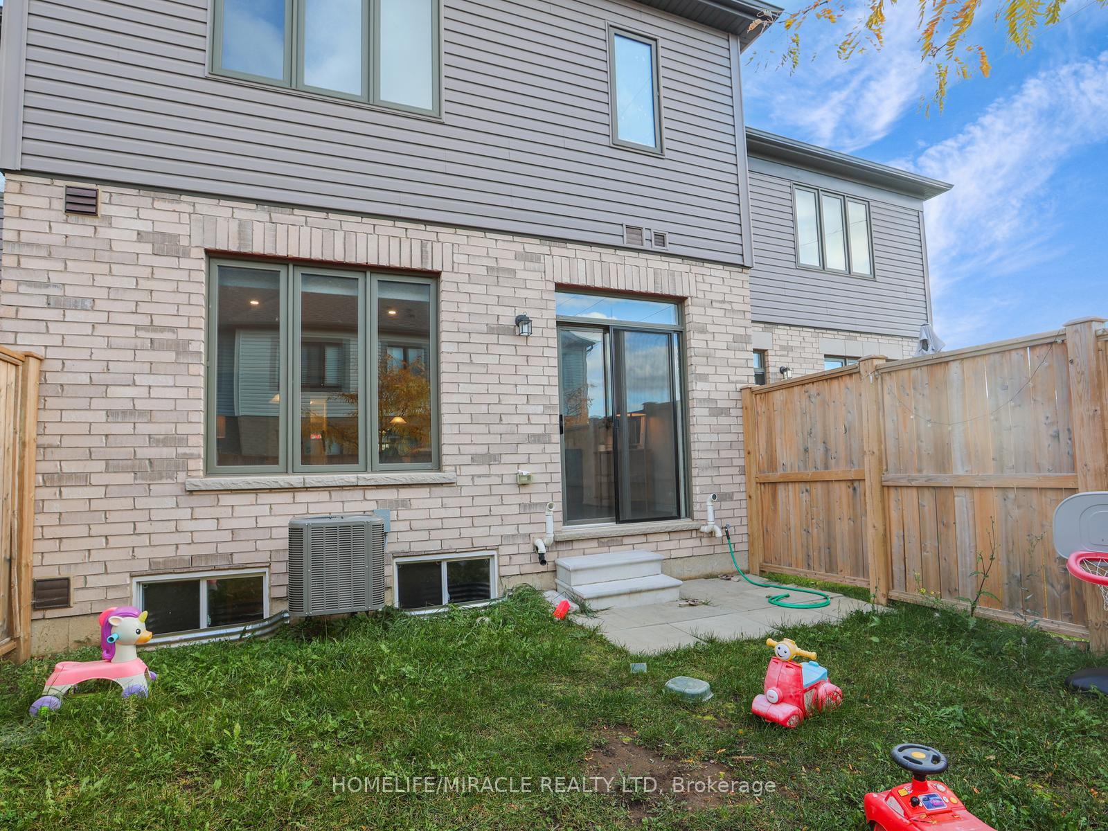Photo 48 of Unit 100, 166 Deerpath Drive, Guelph, Willow West/Sugarbush/West Acres — HOMEH