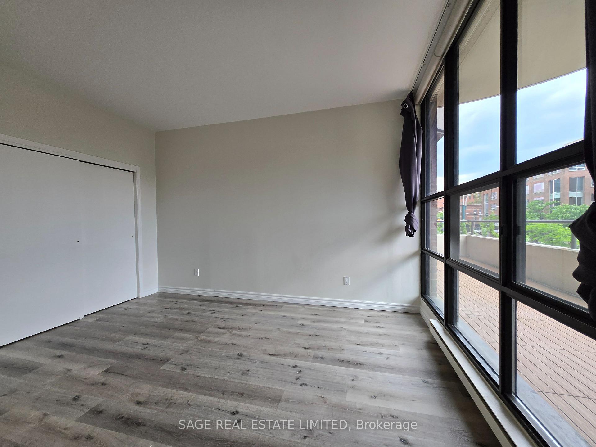 Photo 2 of Unit 208, 188 Spadina Avenue, Toronto, Kensington-Chinatown — HOMEH