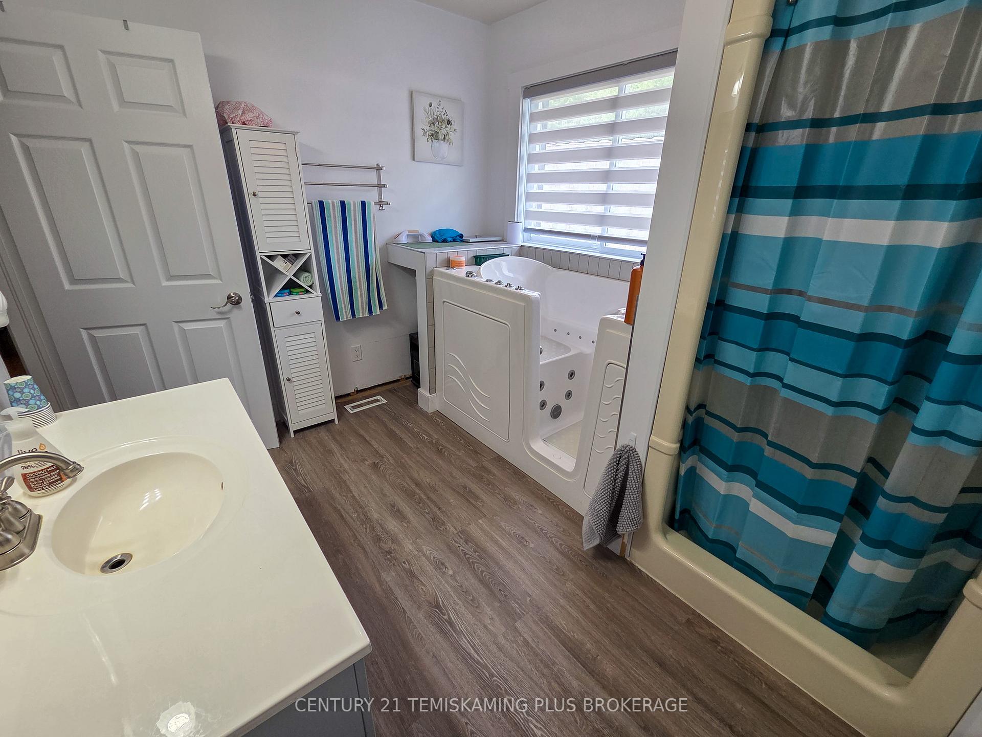 Photo 47 of 4 Dutton Street, Temiskaming Shores, Haileybury — HOMEH