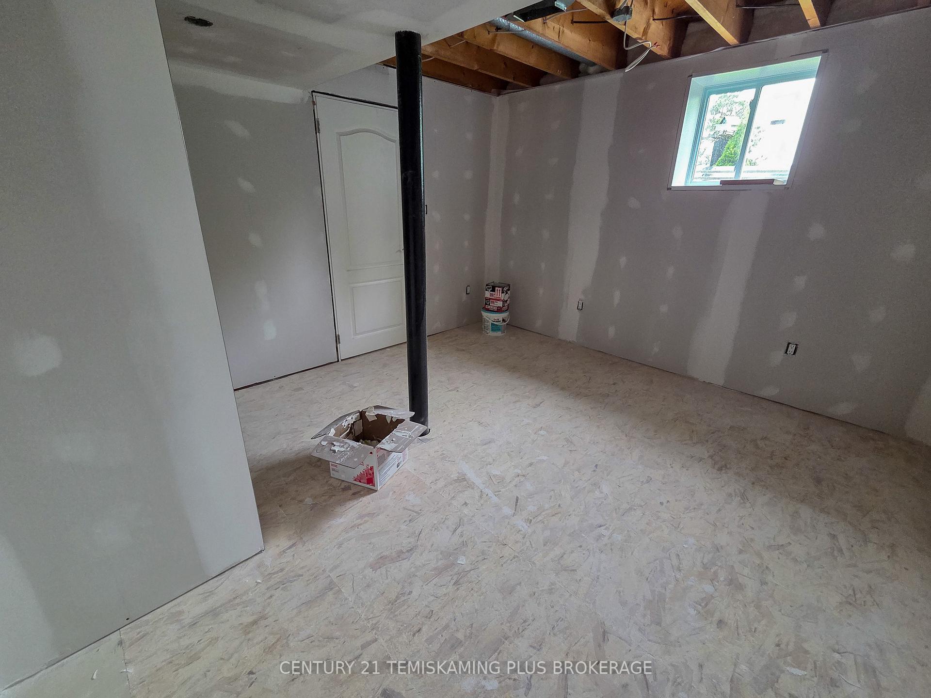 Photo 45 of 4 Dutton Street, Temiskaming Shores, Haileybury — HOMEH