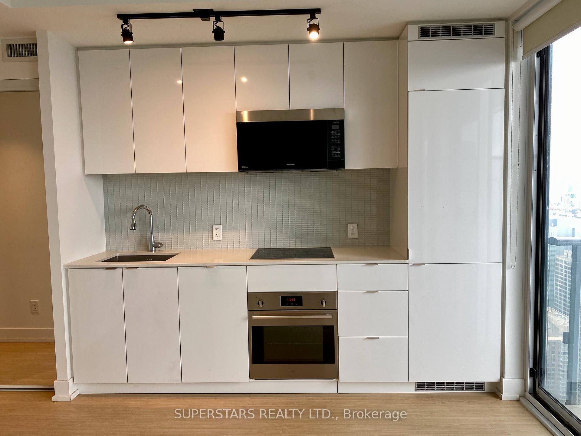 Photo 11 of Unit 5002, 7 Grenville Street, Toronto, Bay Street Corridor — HOMEH