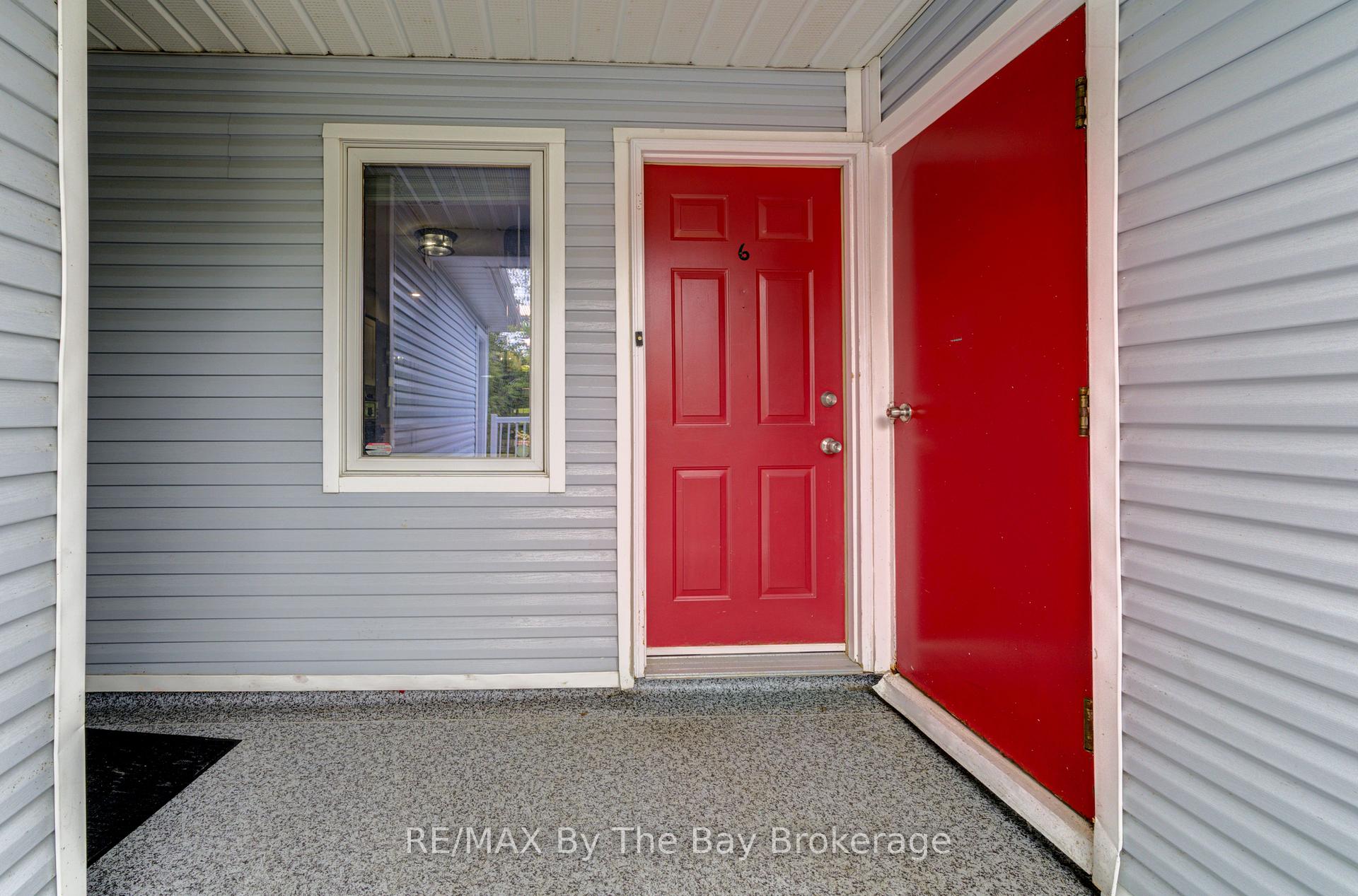Photo 5 of Unit 6, 10 Mulligan Lane, Wasaga Beach — HOMEH