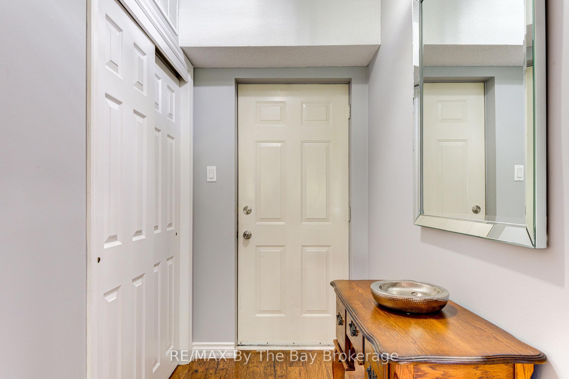 Photo 4 of Unit 6, 10 Mulligan Lane, Wasaga Beach — HOMEH