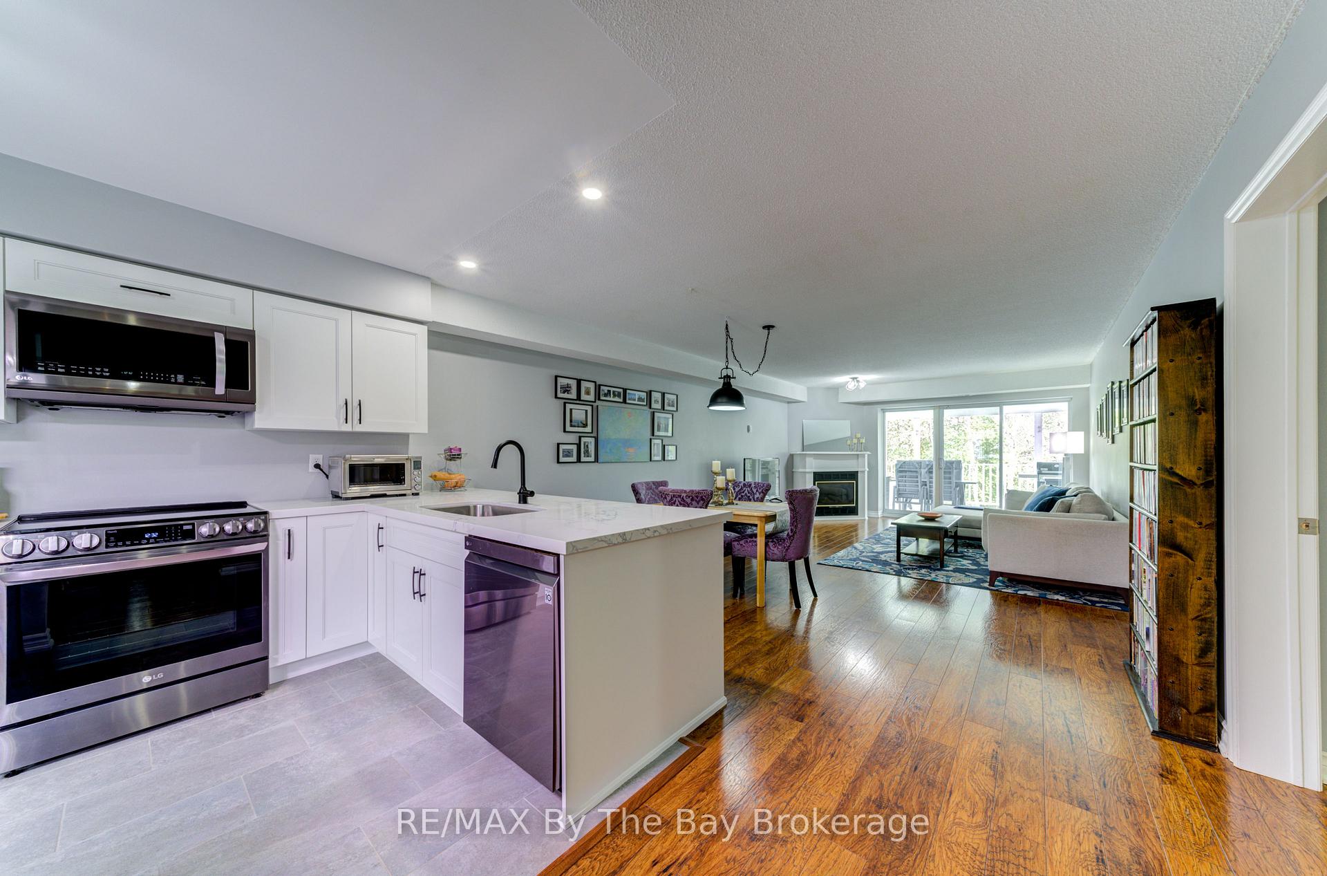Photo 2 of Unit 6, 10 Mulligan Lane, Wasaga Beach — HOMEH