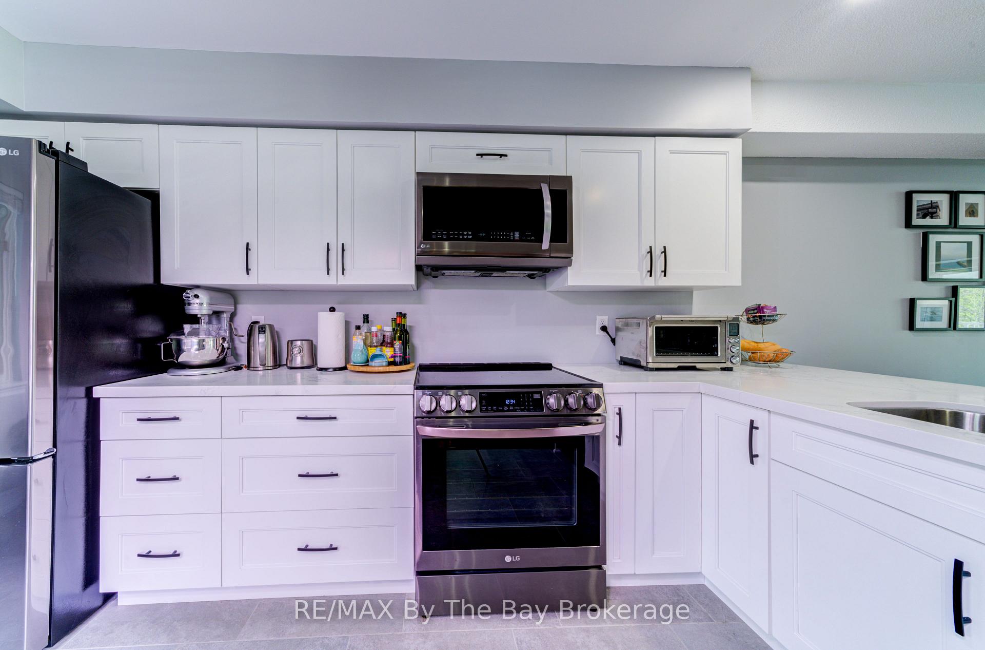 Photo 14 of Unit 6, 10 Mulligan Lane, Wasaga Beach — HOMEH