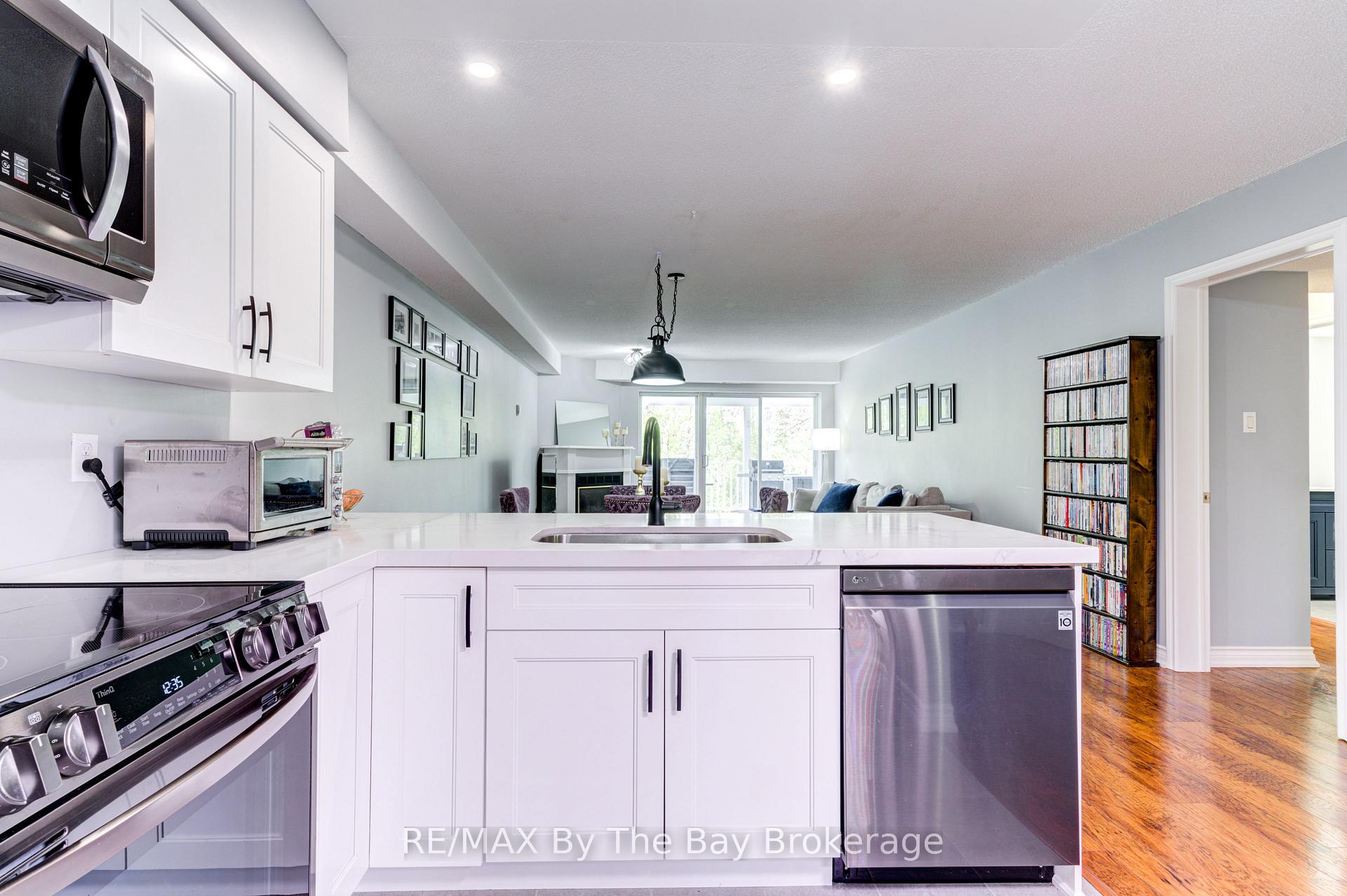 Photo 16 of Unit 6, 10 Mulligan Lane, Wasaga Beach — HOMEH