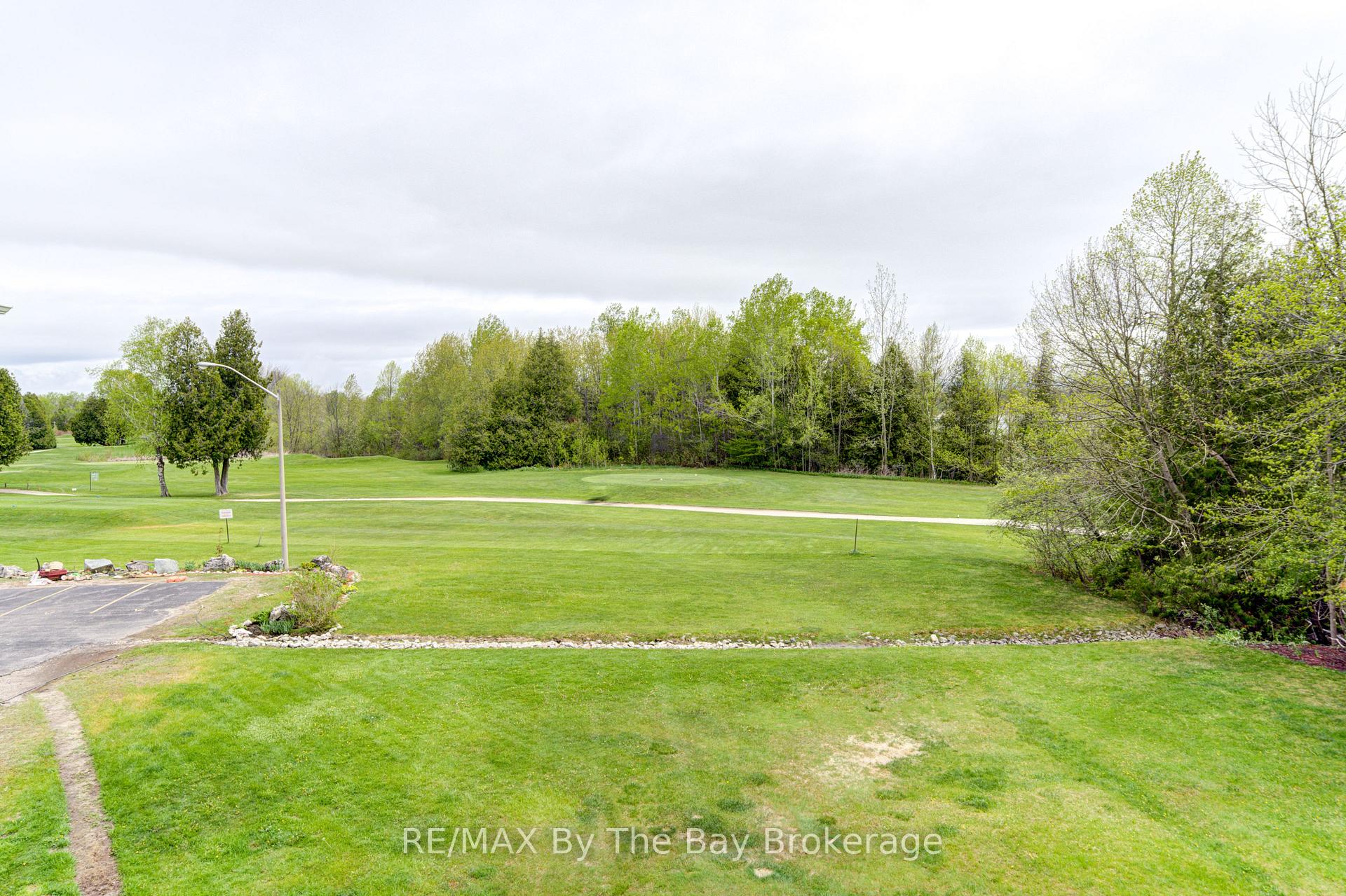 Photo 41 of Unit 6, 10 Mulligan Lane, Wasaga Beach — HOMEH