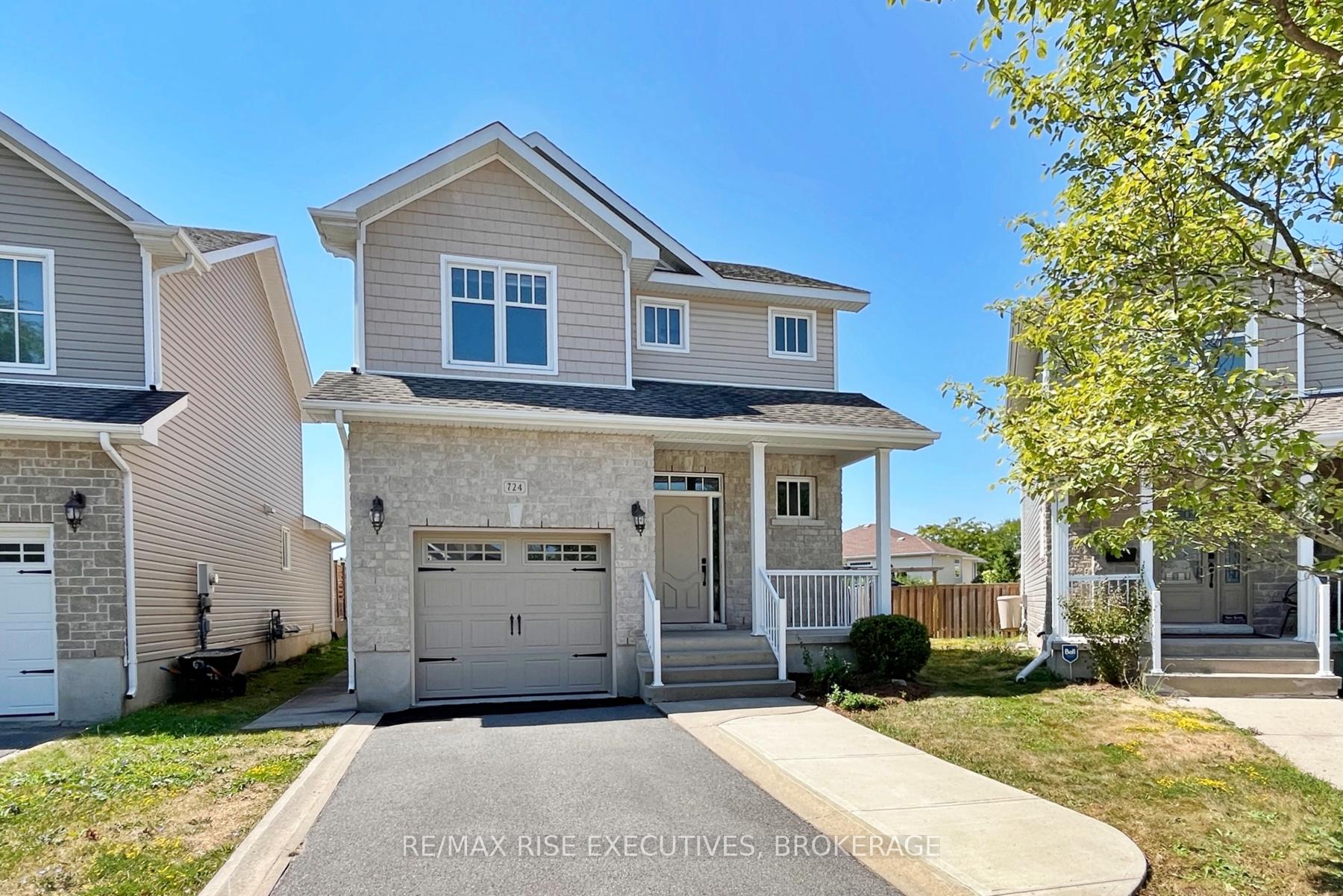 Front of 724 Margaret Way