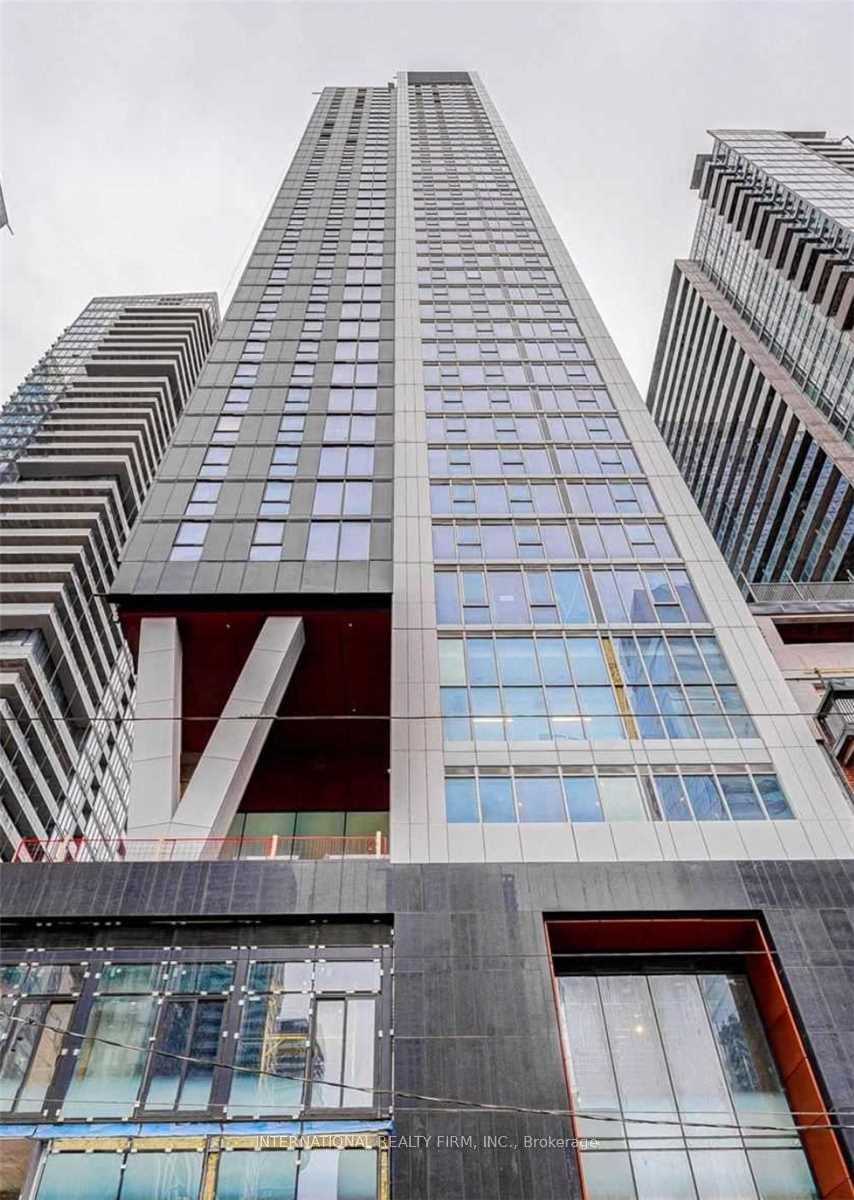 Front of Unit 3102, 357 King Street W