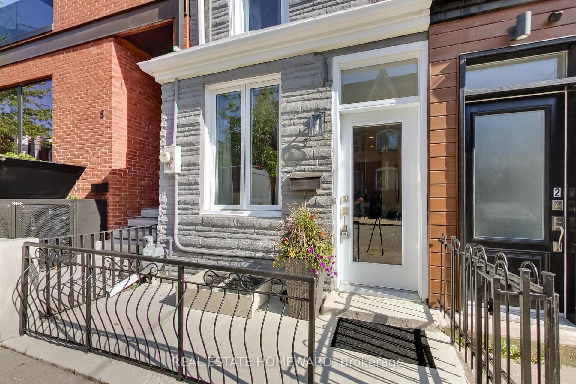 Photo 1 of 7 Whitaker Avenue, Toronto, Niagara — HOMEH