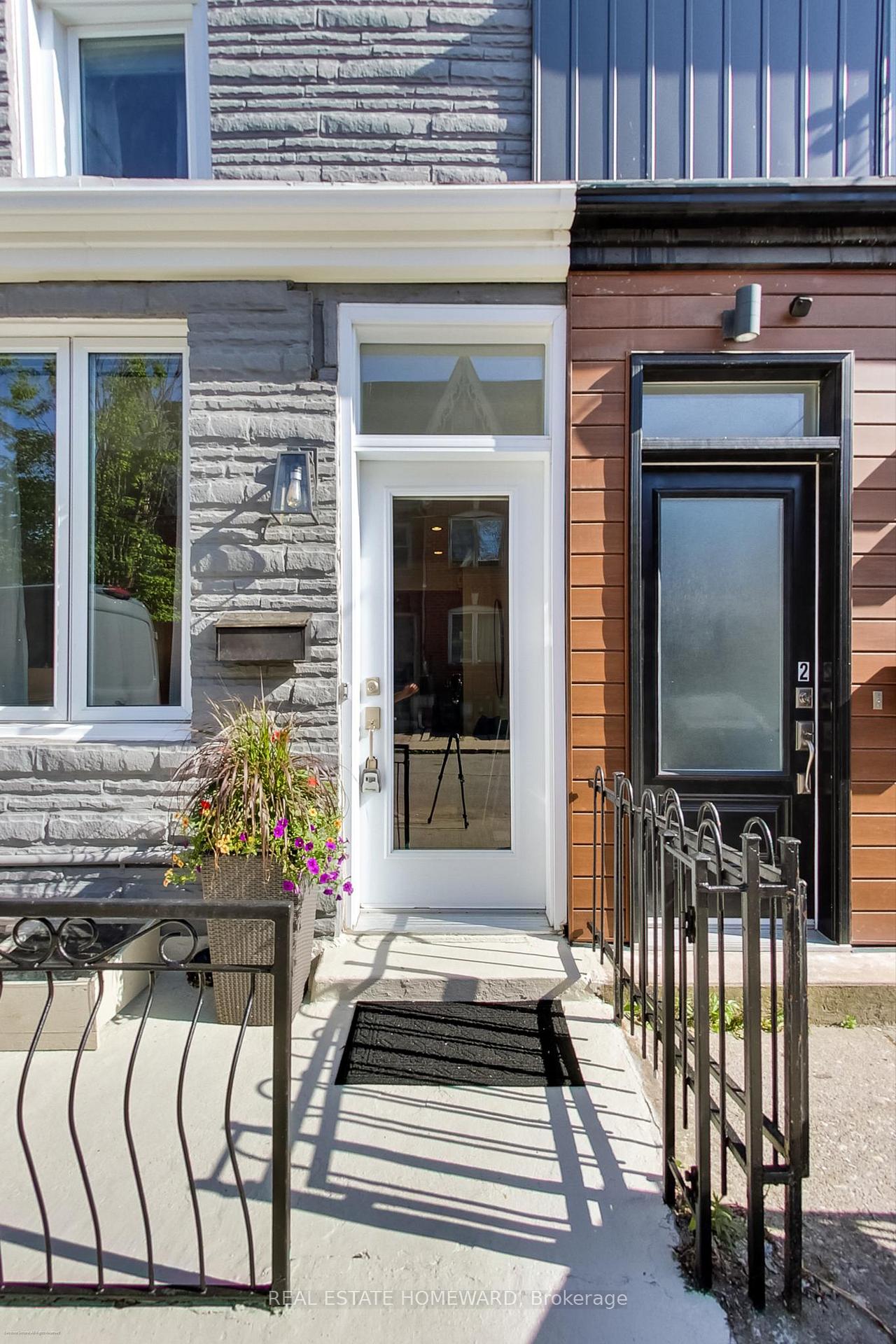 Photo 6 of 7 Whitaker Avenue, Toronto, Niagara — HOMEH
