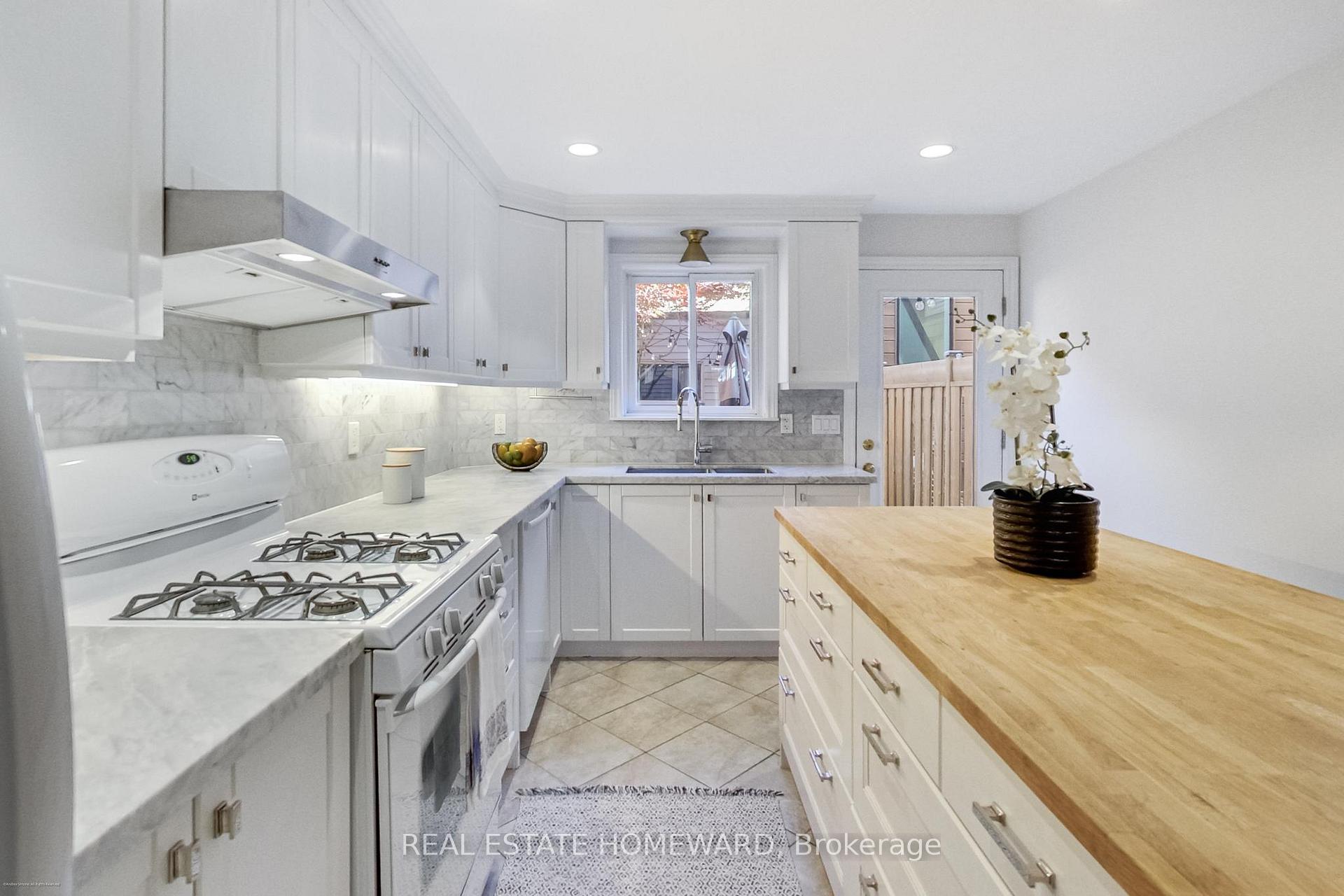 Photo 29 of 7 Whitaker Avenue, Toronto, Niagara — HOMEH
