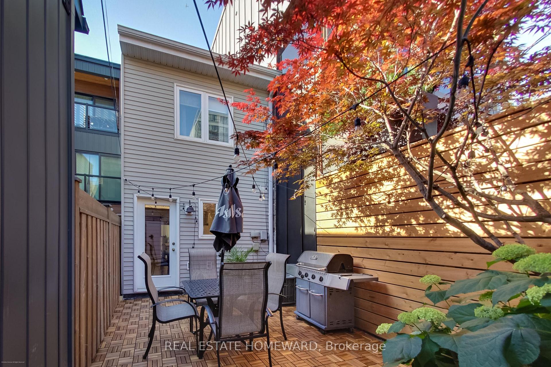 Photo 32 of 7 Whitaker Avenue, Toronto, Niagara — HOMEH