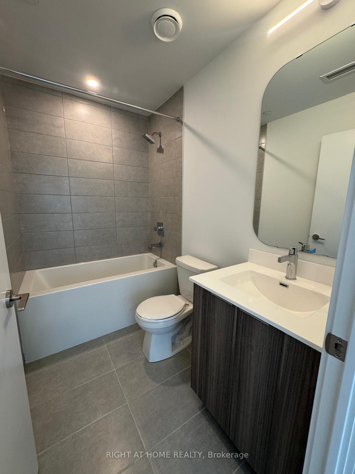 Photo 13 of Unit 419, 15 Richardson Street, Toronto, Waterfront Communities — HOMEH
