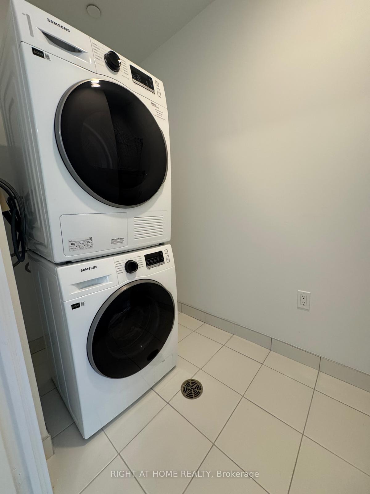 Photo 11 of Unit 419, 15 Richardson Street, Toronto, Waterfront Communities — HOMEH