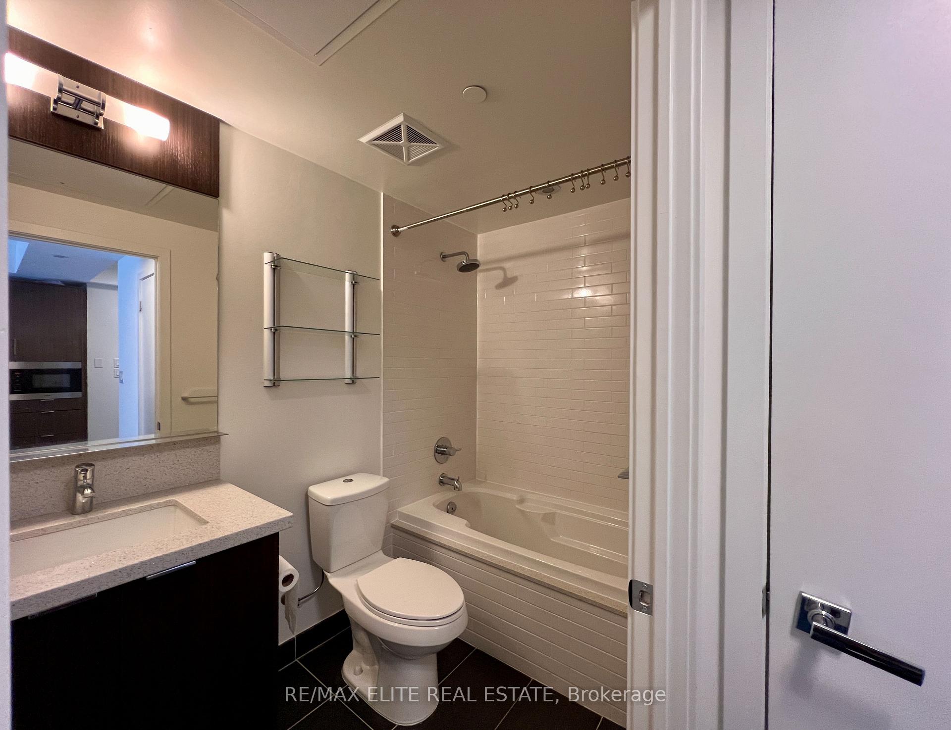 Photo 4 of Unit 707, 21 Widmer Street, Toronto, Waterfront Communities — HOMEH