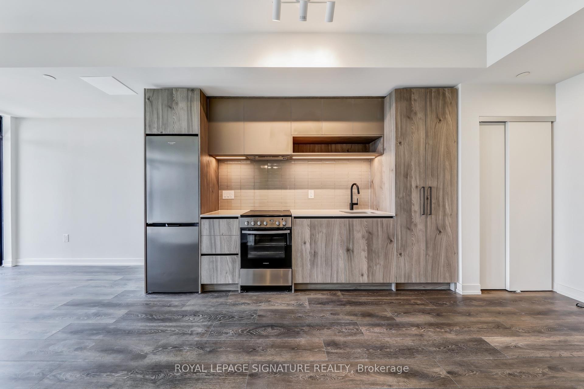 Photo 8 of Unit 402, 181 Sterling Road, Toronto, Dufferin Grove — HOMEH