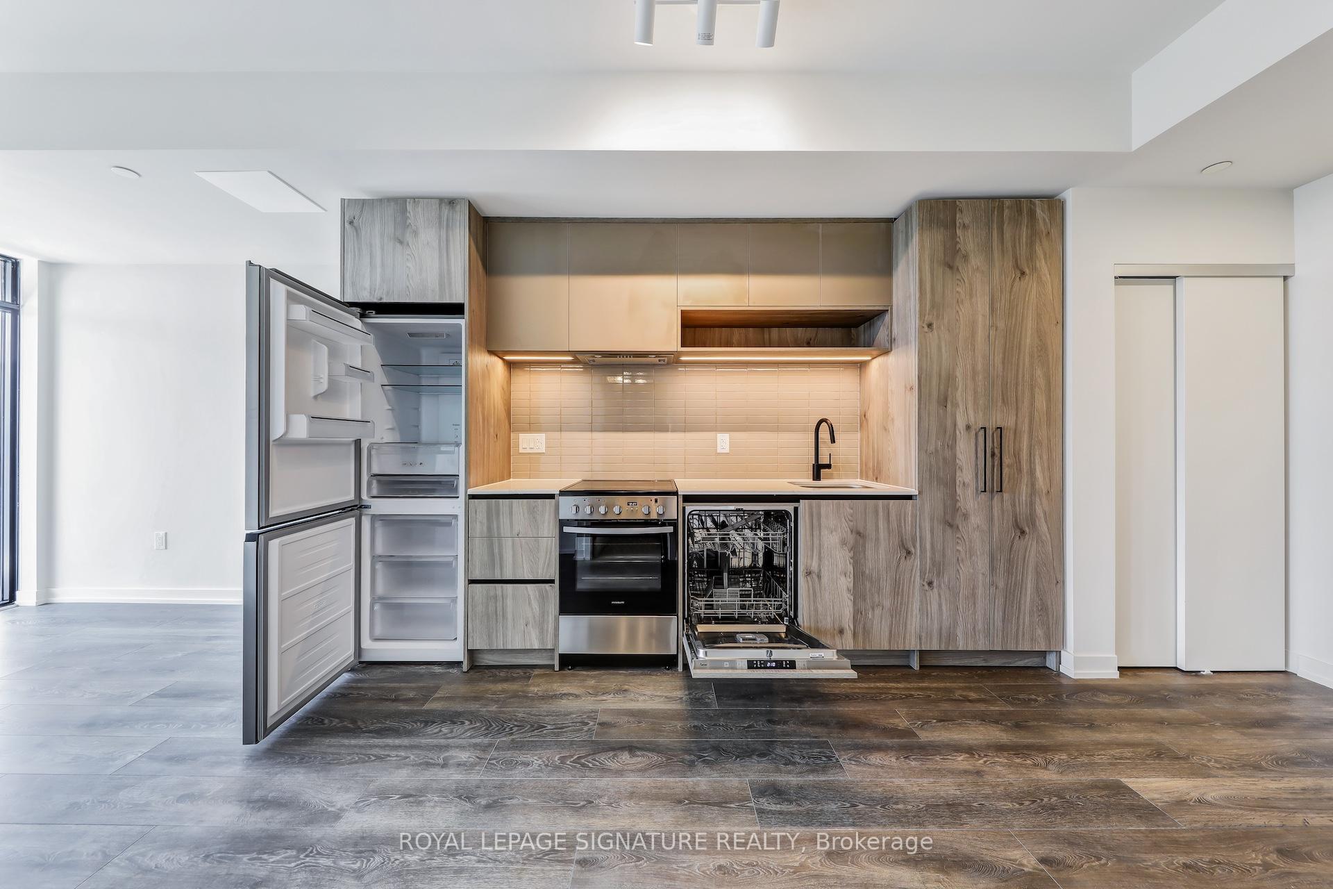 Photo 6 of Unit 402, 181 Sterling Road, Toronto, Dufferin Grove — HOMEH