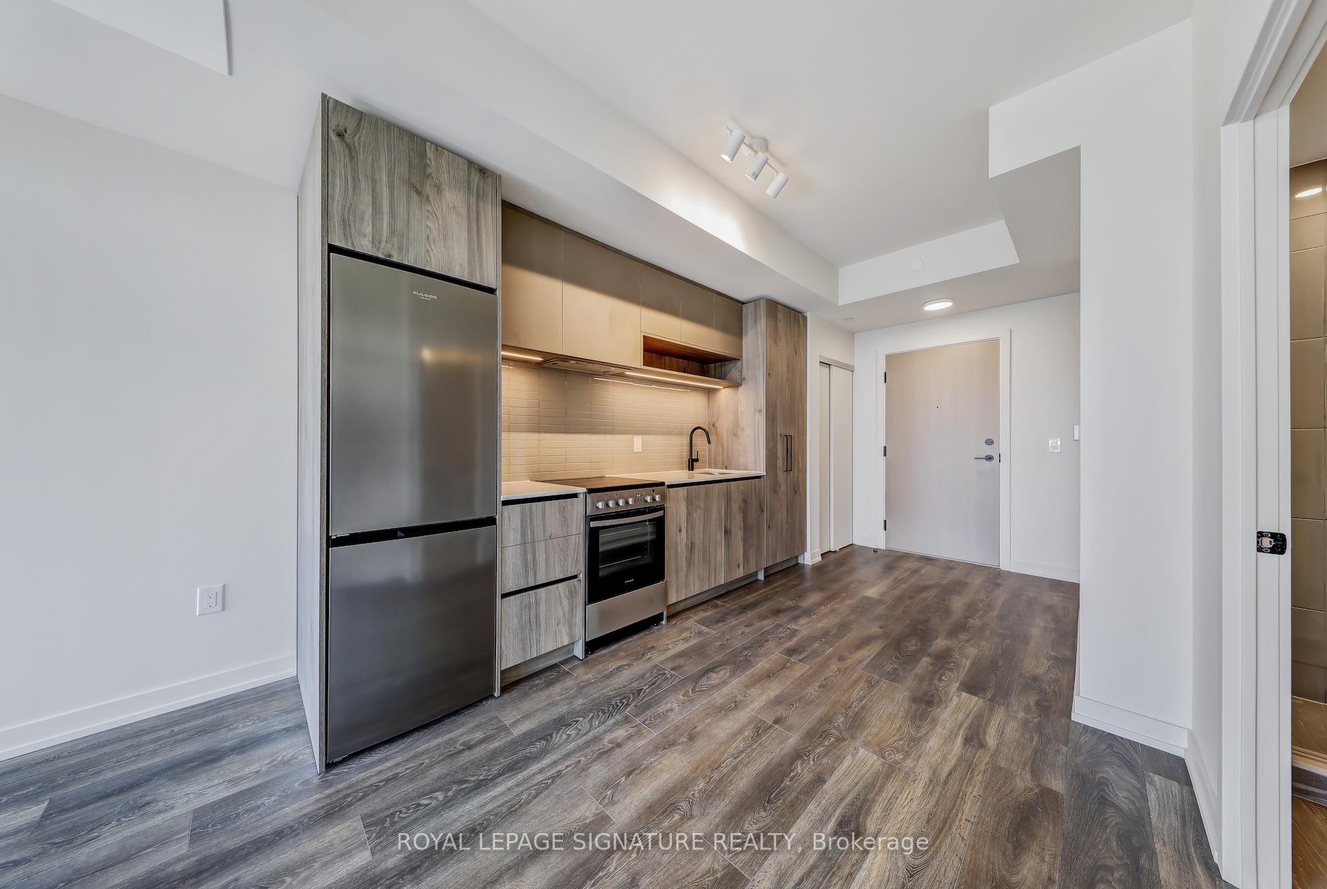 Photo 3 of Unit 402, 181 Sterling Road, Toronto, Dufferin Grove — HOMEH