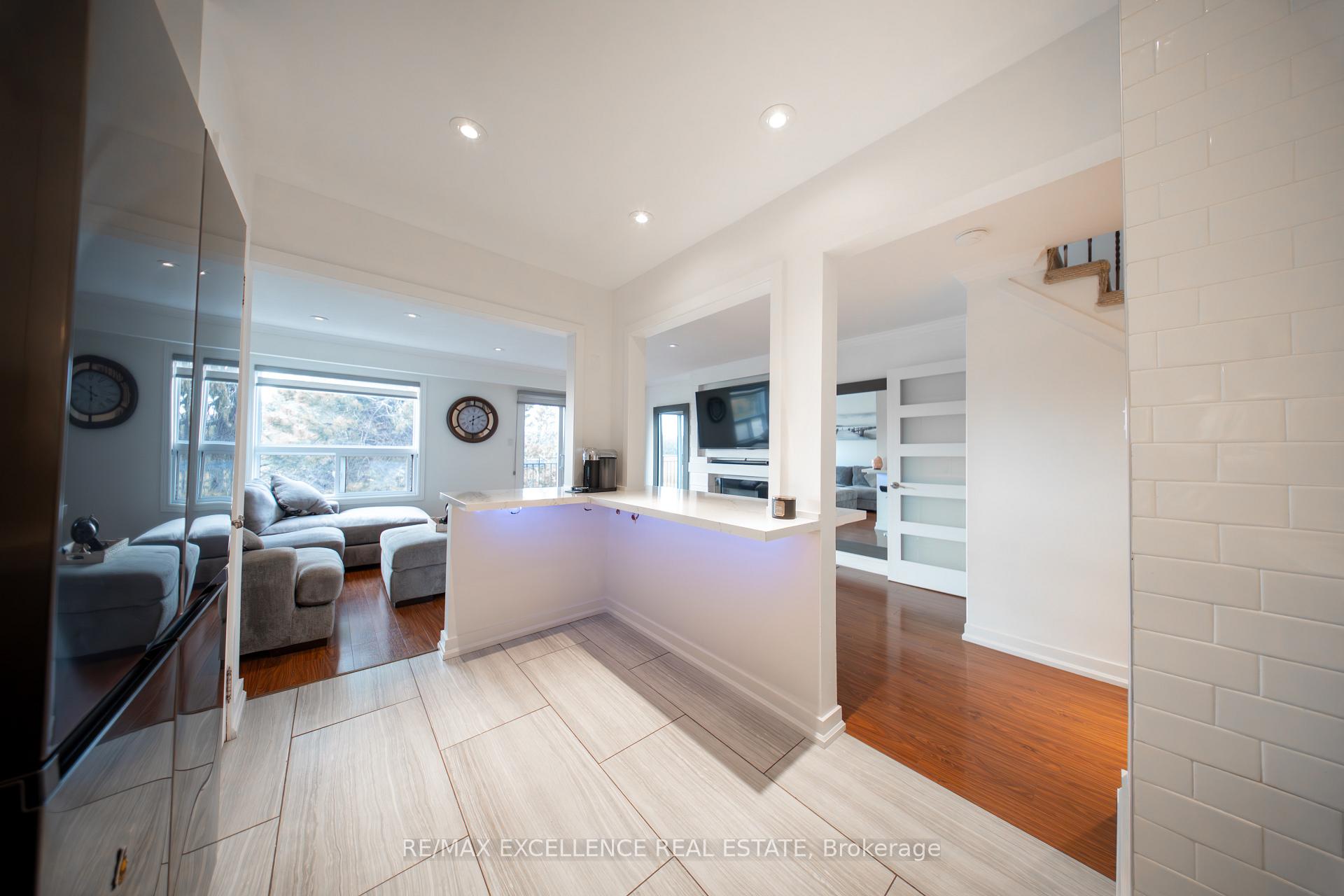Photo 1 of Unit 34, 35 Collins Crescent, Brampton, Brampton North — HOMEH