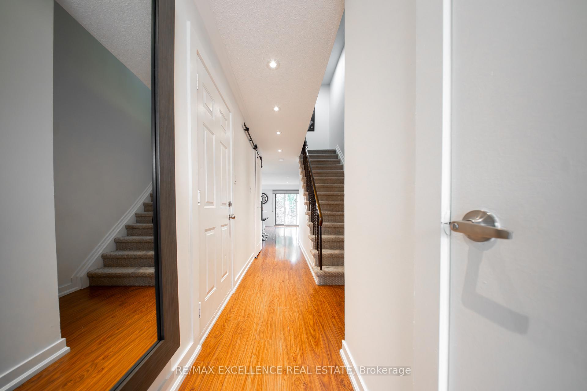 Photo 6 of Unit 34, 35 Collins Crescent, Brampton, Brampton North — HOMEH
