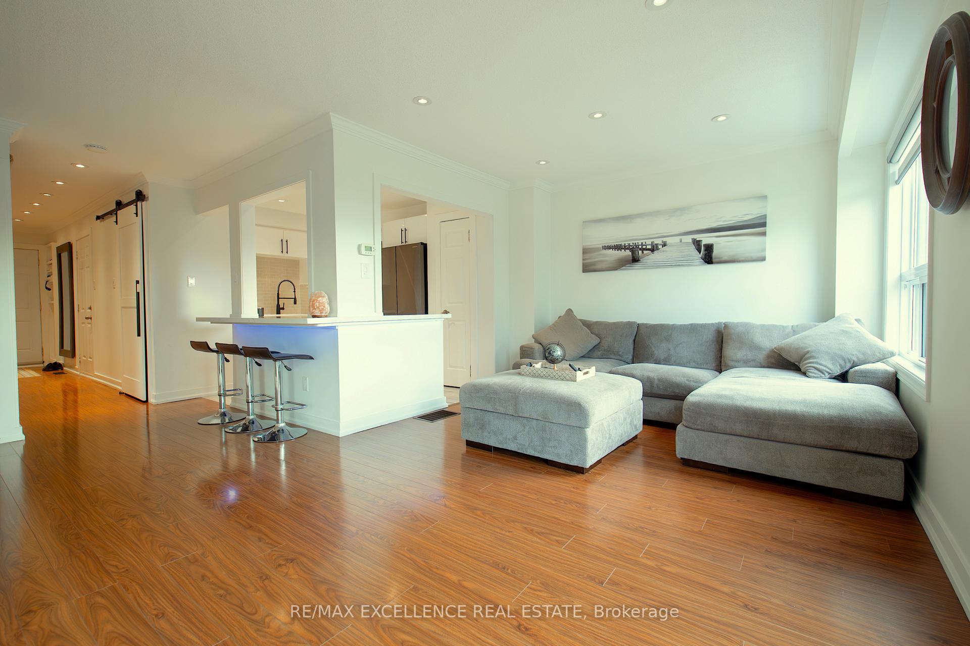 Photo 10 of Unit 34, 35 Collins Crescent, Brampton, Brampton North — HOMEH