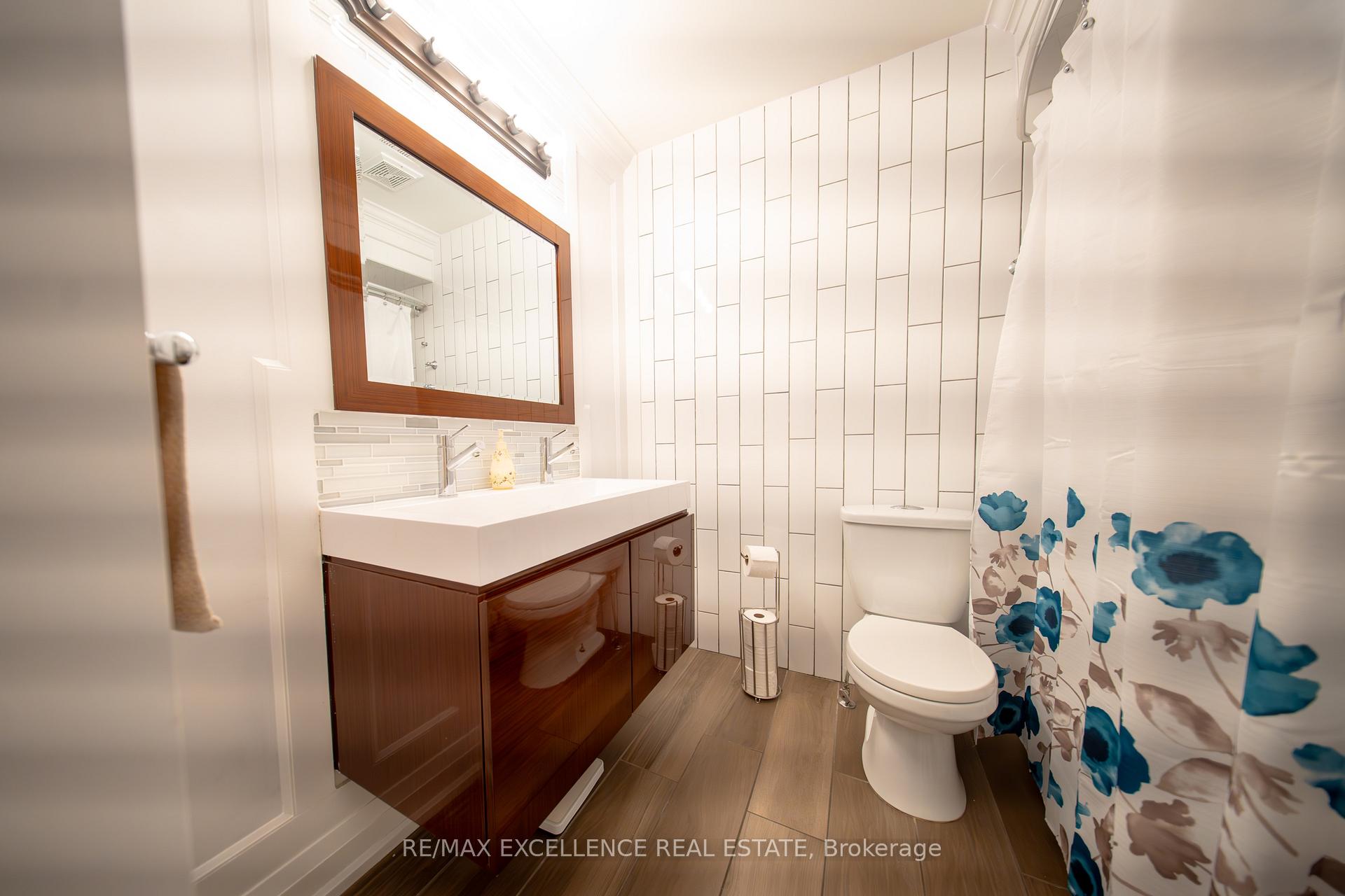 Photo 16 of Unit 34, 35 Collins Crescent, Brampton, Brampton North — HOMEH