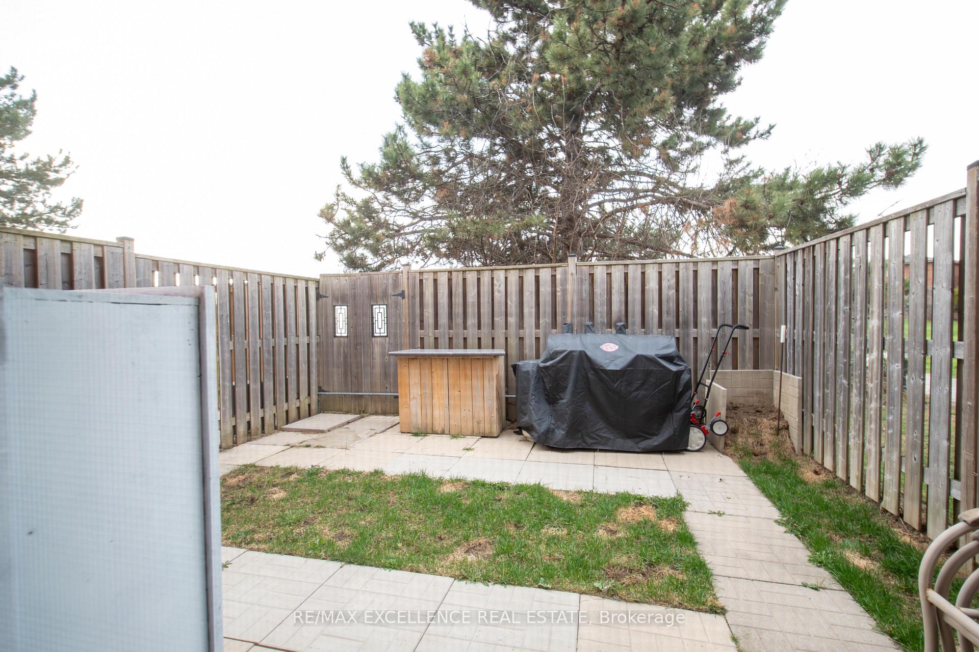 Photo 20 of Unit 34, 35 Collins Crescent, Brampton, Brampton North — HOMEH