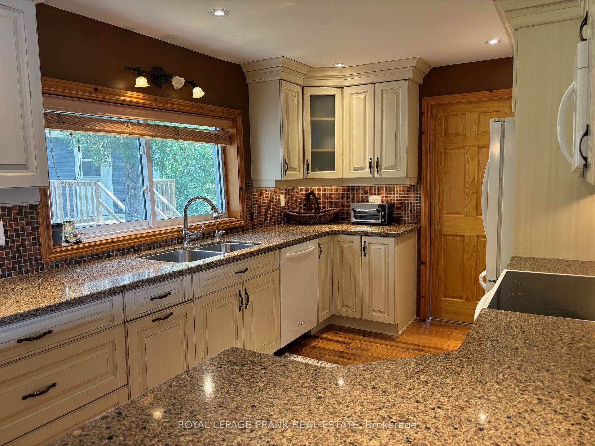 Photo 36 of 1786 South Bayshore Road E, Douro-Dummer — HOMEH