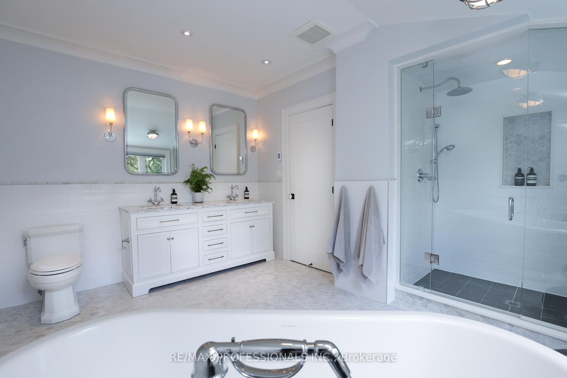Photo 6 of 133 Browning Avenue, Toronto, Playter Estates-Danforth — HOMEH