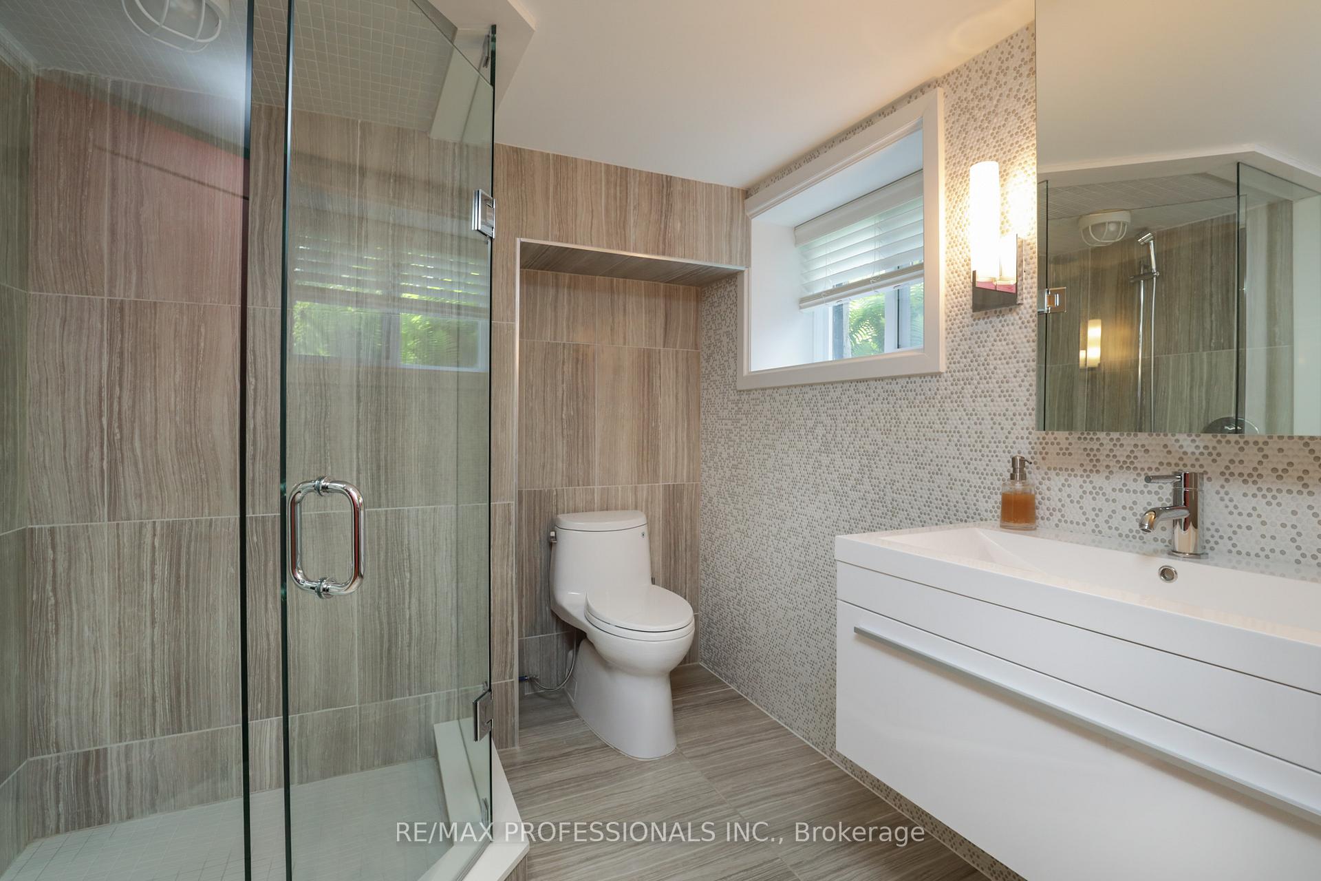 Photo 30 of 133 Browning Avenue, Toronto, Playter Estates-Danforth — HOMEH