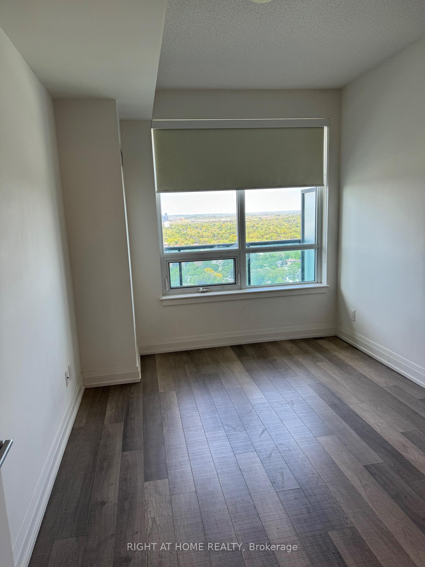 Photo 9 of Unit 1901, 7165 Yonge Street E, Markham, Thornhill — HOMEH
