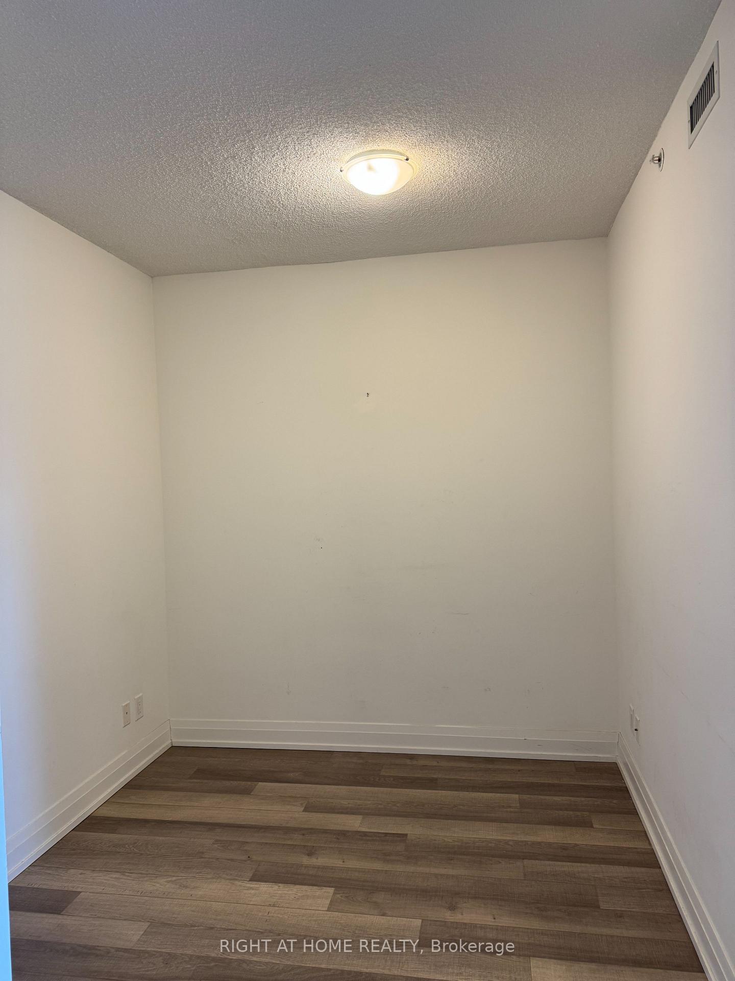 Photo 13 of Unit 1901, 7165 Yonge Street E, Markham, Thornhill — HOMEH