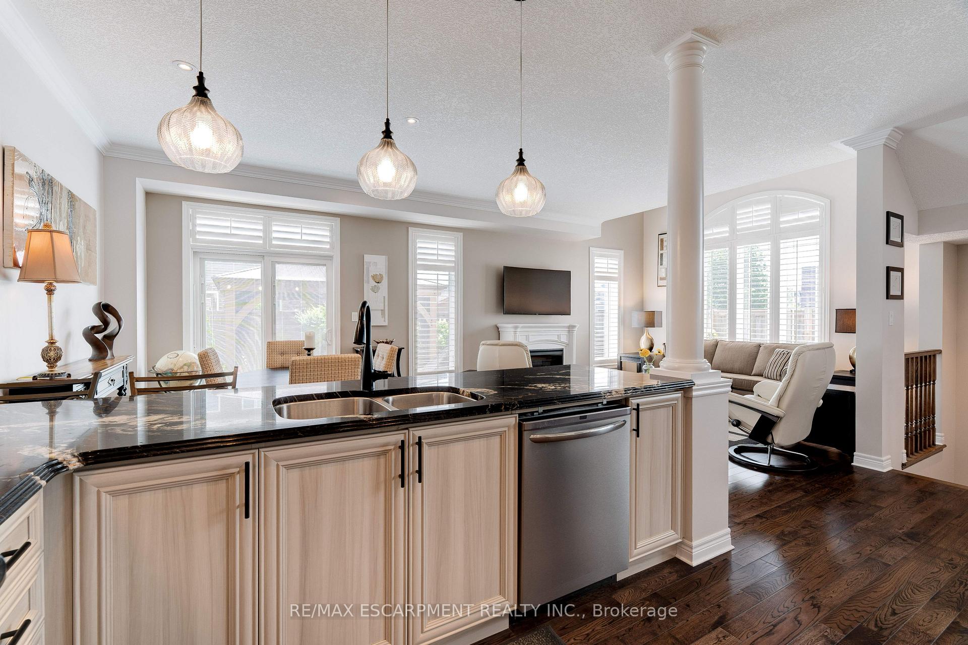 Photo 16 of 2 Celestial Crescent, Hamilton, Rural Glanbrook — HOMEH