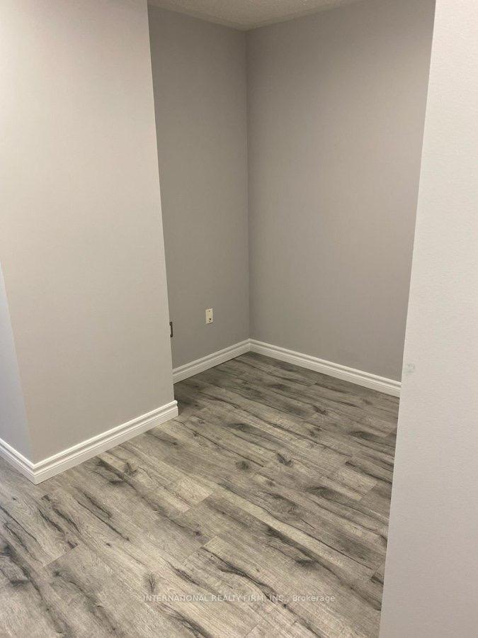 Photo 6 of Unit 912, 909 Bay Street, Toronto, Bay Street Corridor — HOMEH