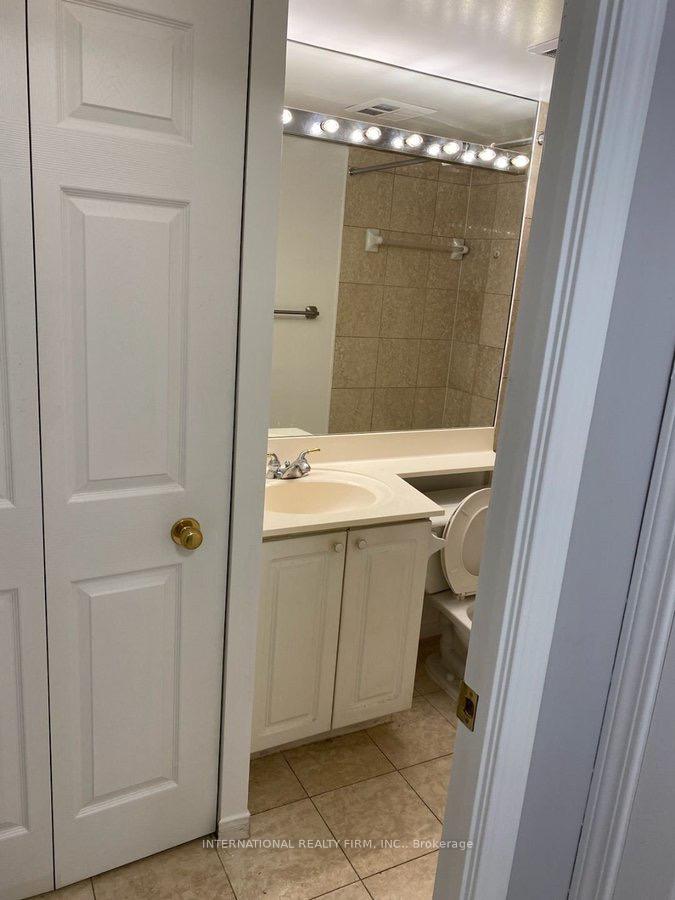 Photo 8 of Unit 912, 909 Bay Street, Toronto, Bay Street Corridor — HOMEH