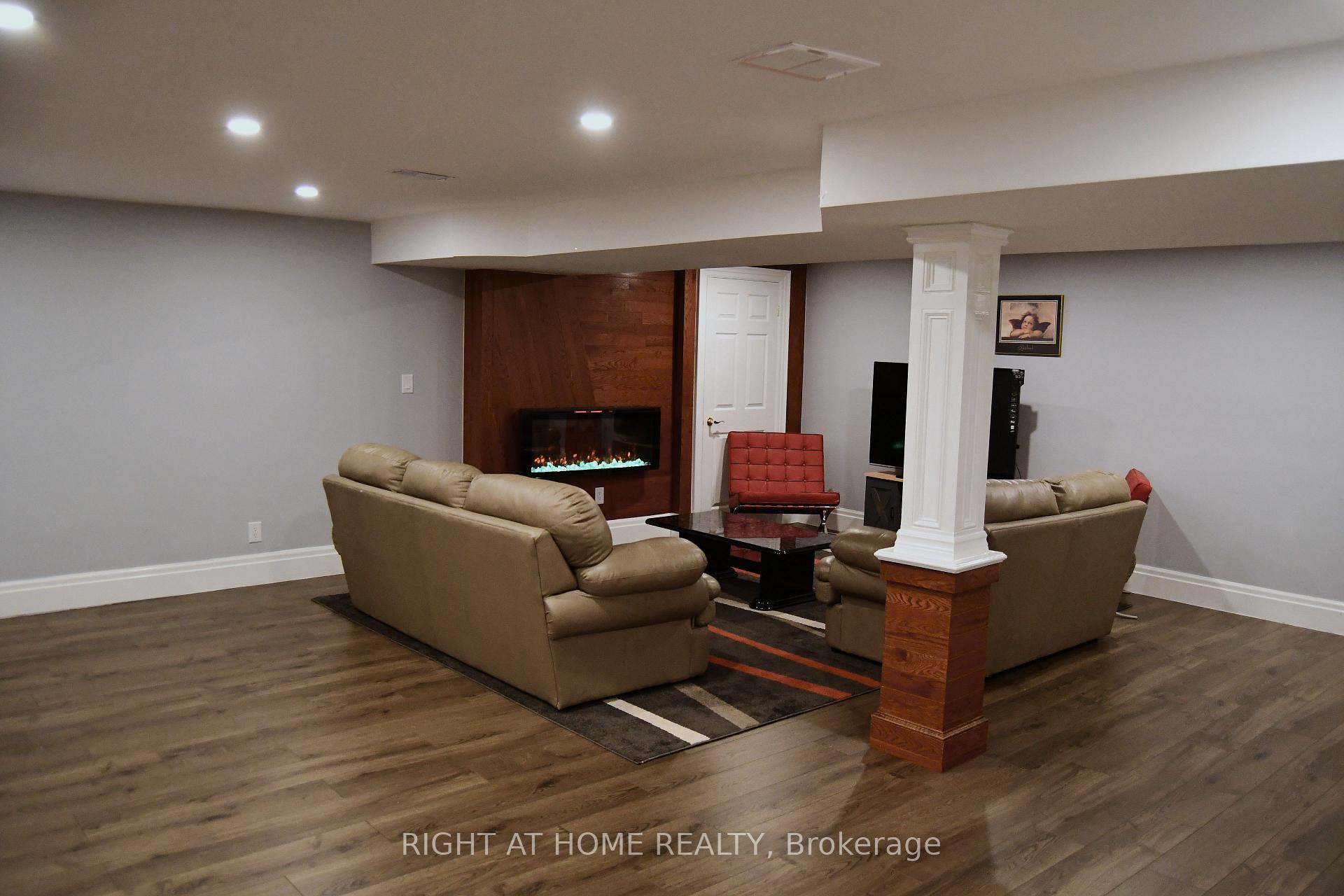 Photo 34 of 42 Williamson Drive W, Ajax, Northwest Ajax — HOMEH