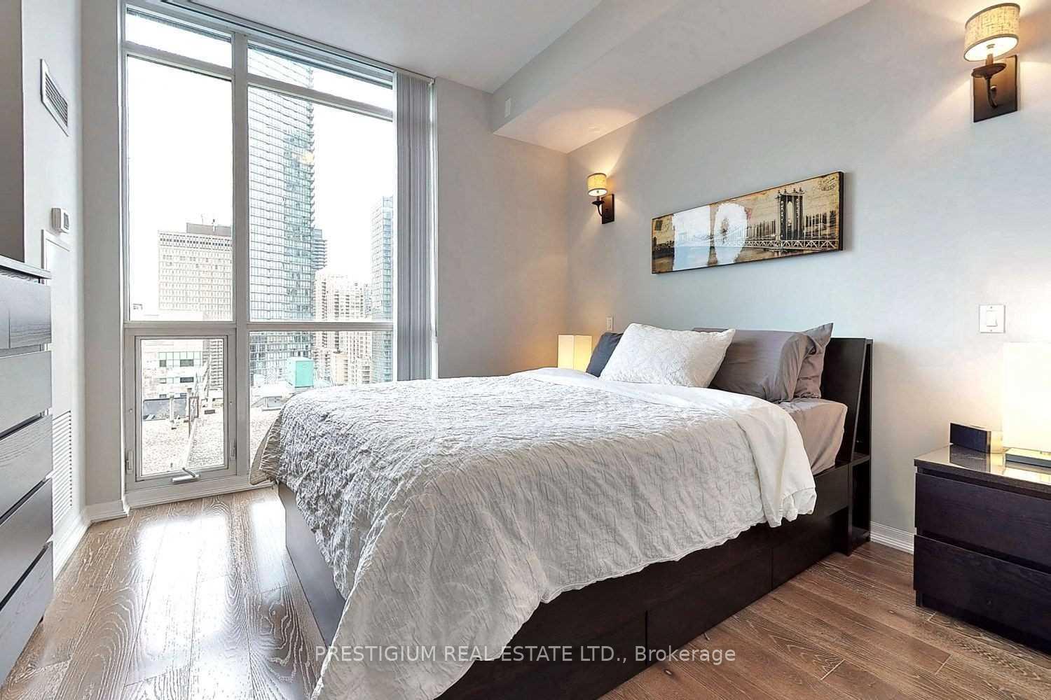 Photo 9 of Unit 1701, 770 Bay Street, Toronto, Bay Street Corridor — HOMEH
