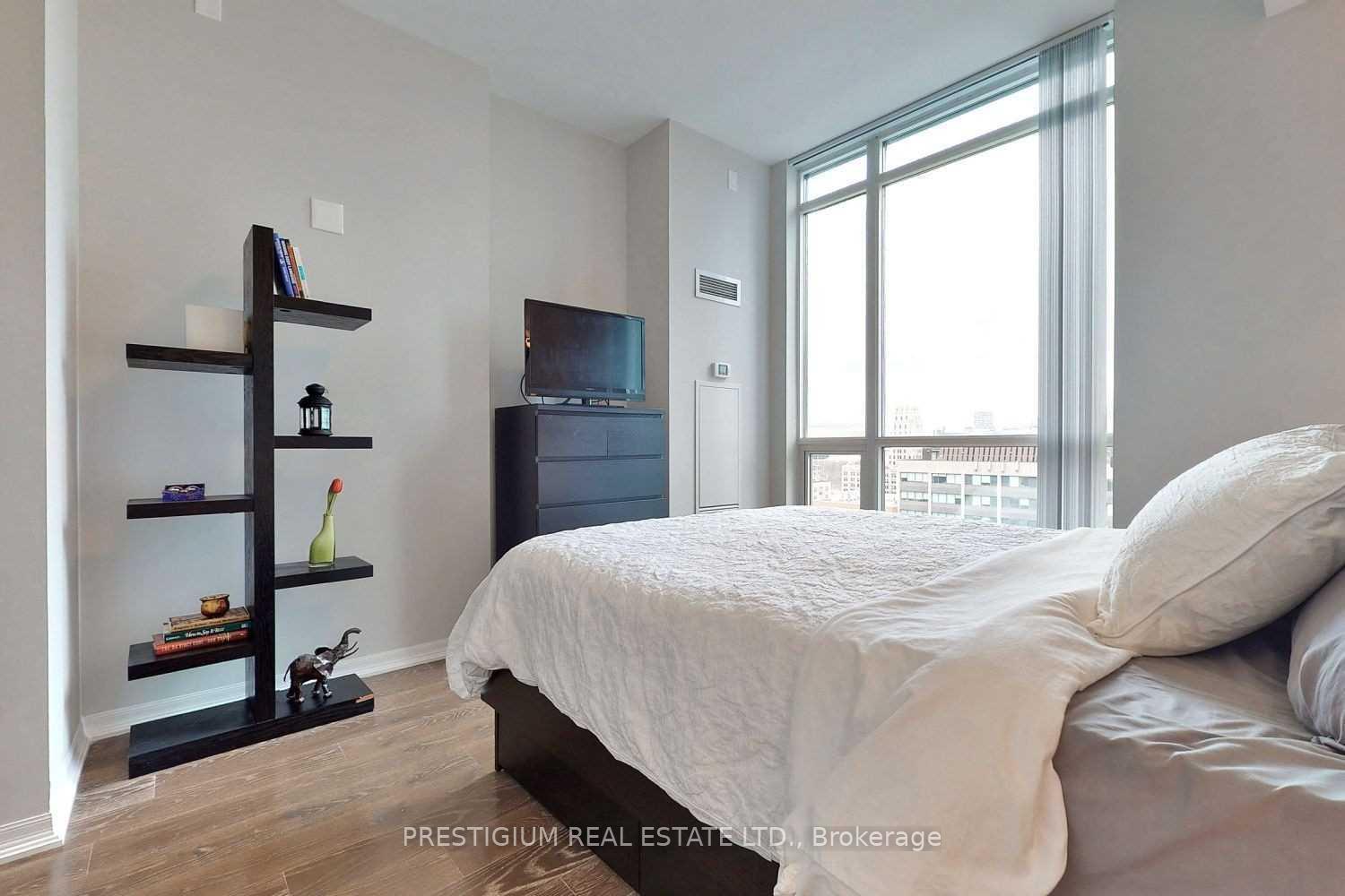 Photo 7 of Unit 1701, 770 Bay Street, Toronto, Bay Street Corridor — HOMEH